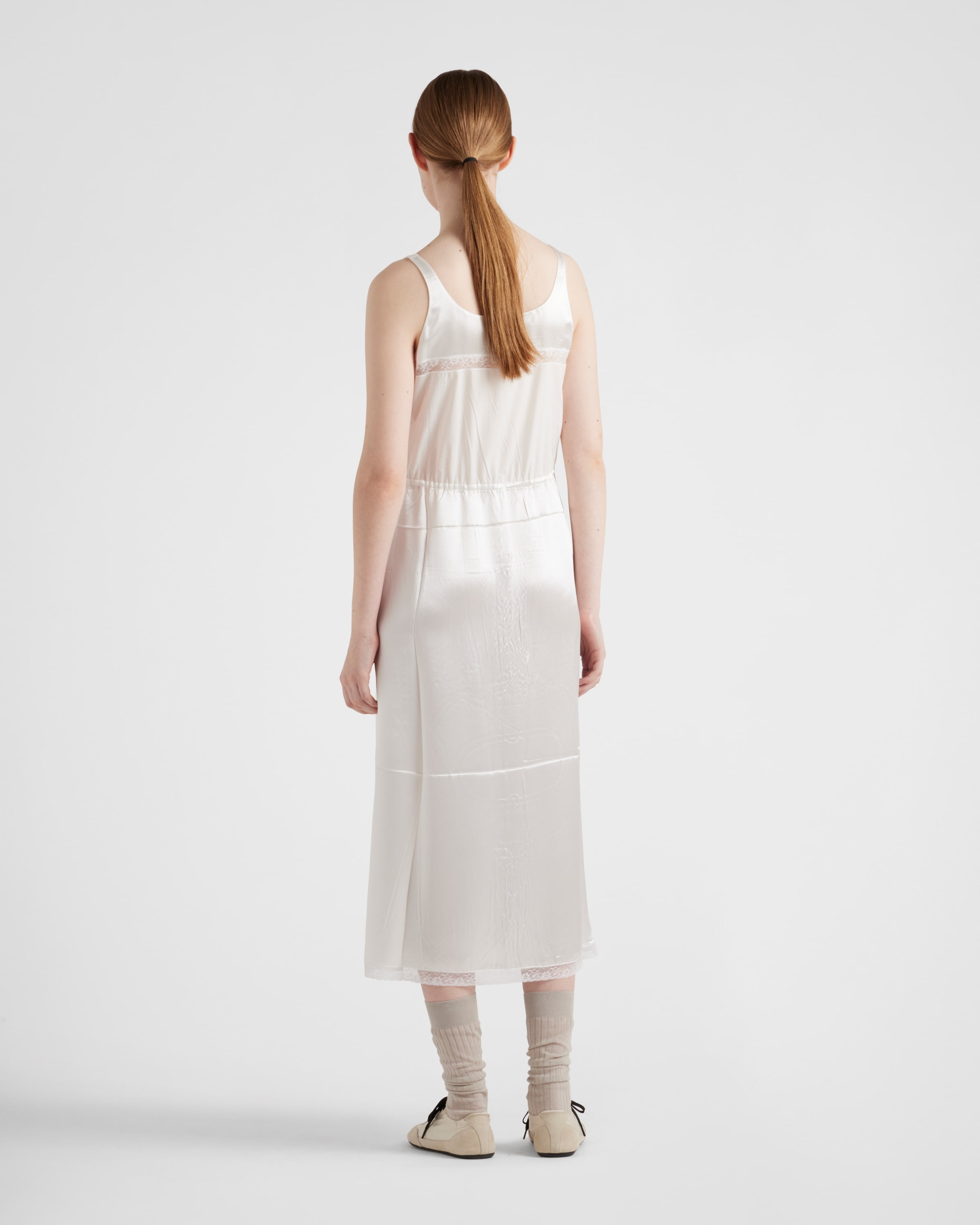 Embroidered old batiste dress - 5