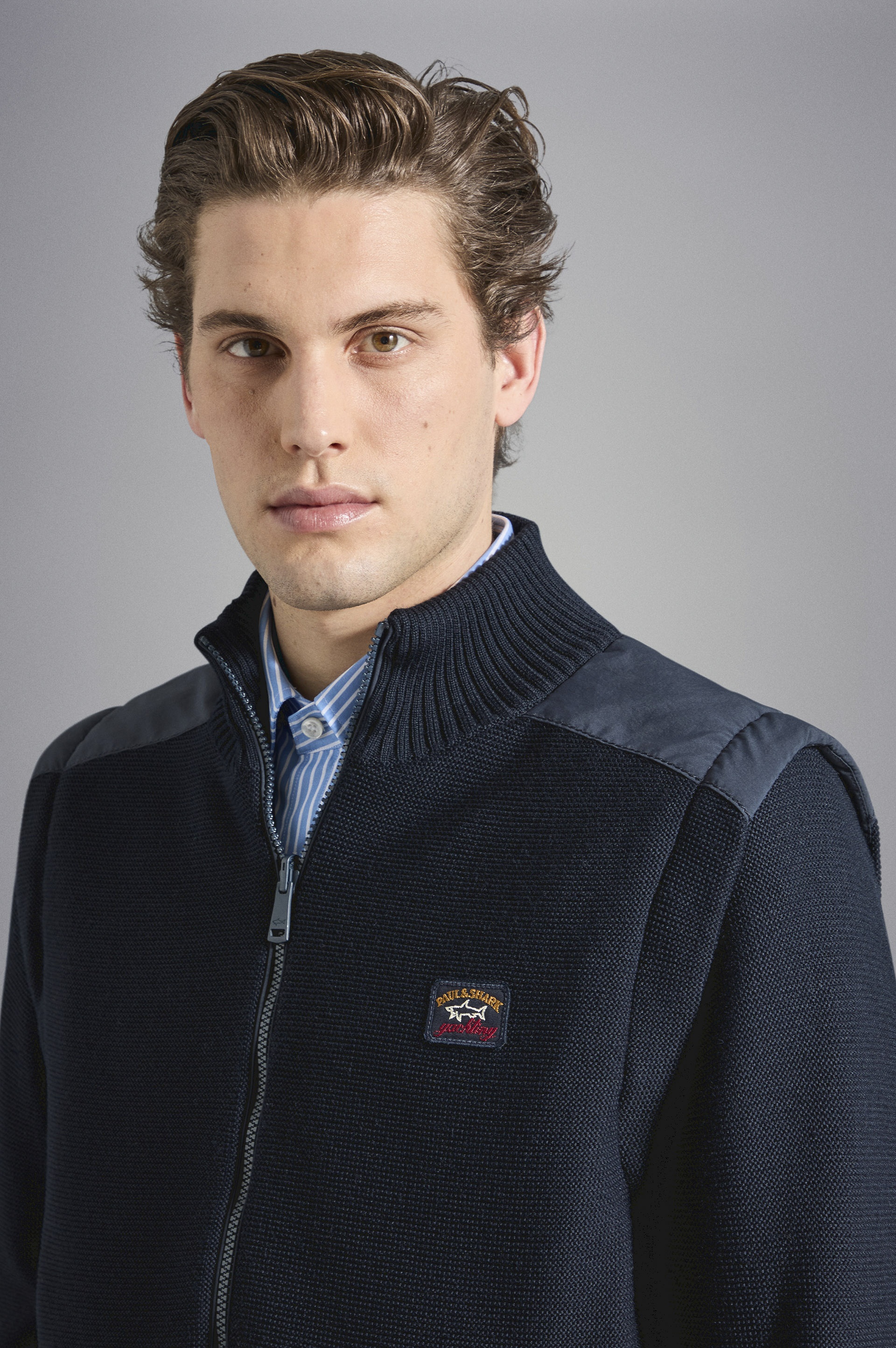 REVERSIBLE JACKET WITH DETACHABLE SLEEVES - 4