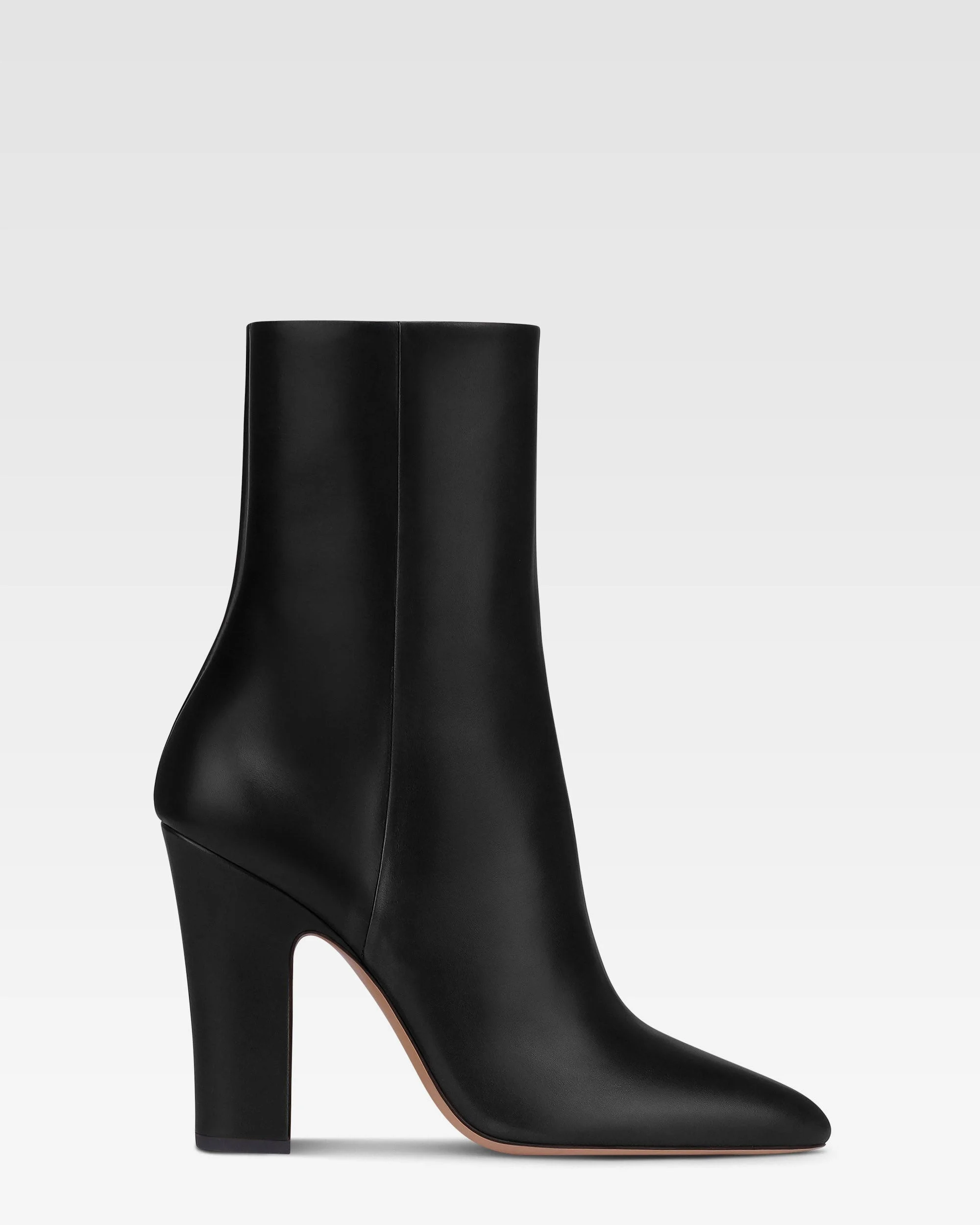 Leather ankle boot - 1