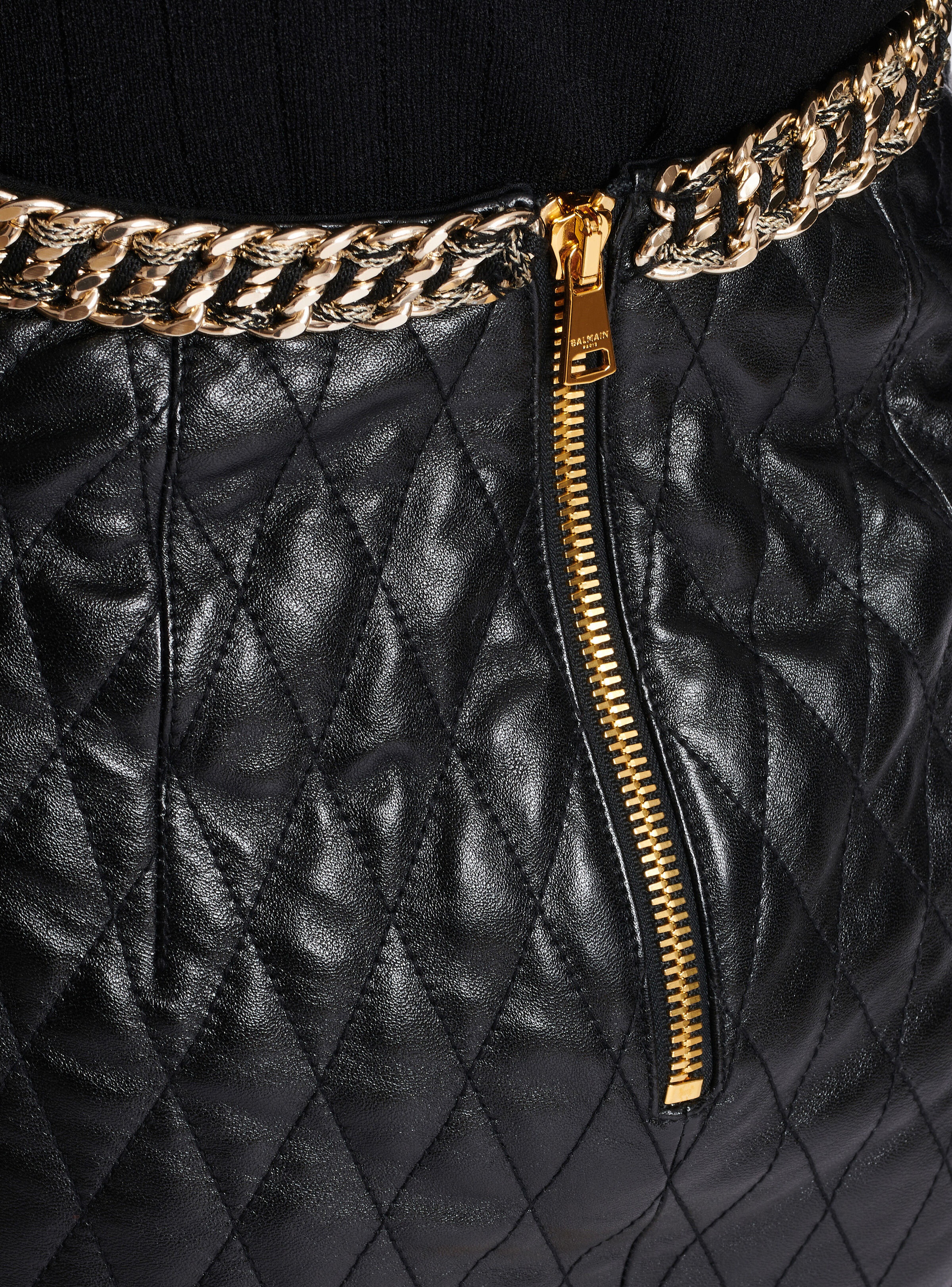 Quilted leather skirt with chains - 6