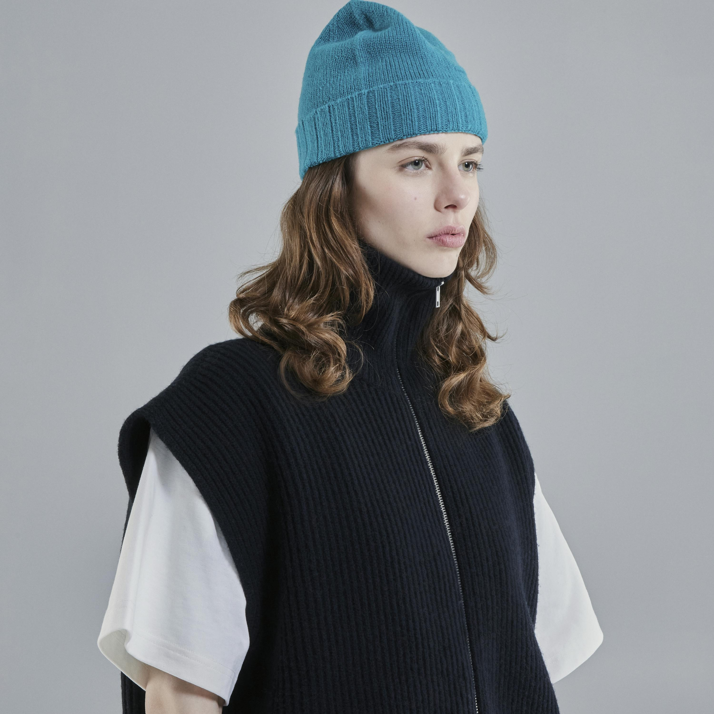 Vonarstræti Wool Vest (Unisex) - 5