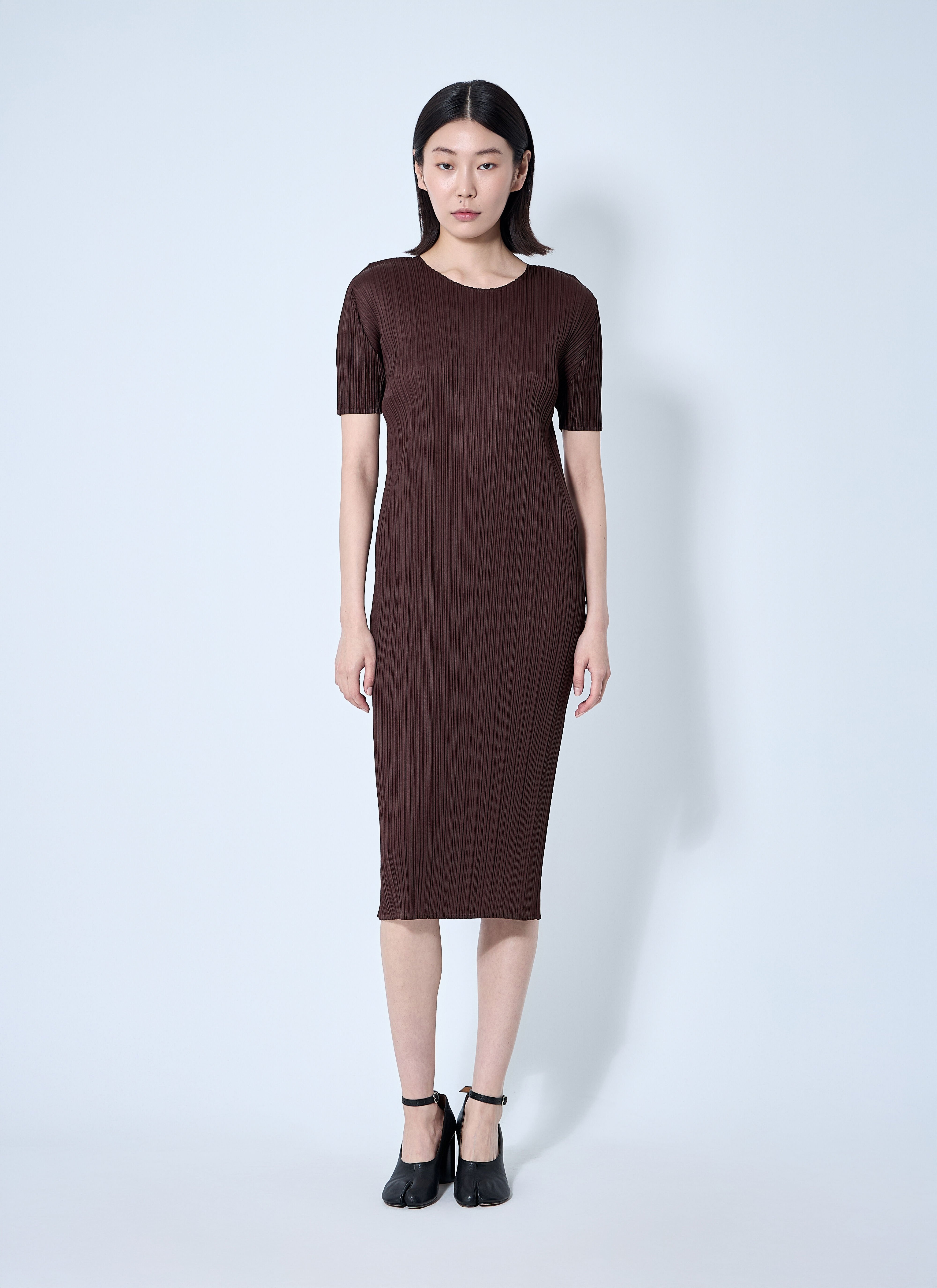 PLEATS PLEASE ISSEY MIYAKE｜DRESSES (PP56JH135-84) MONTHLY COLORS : MARCH – ISSEY MIYAKE ONLINE STORE
