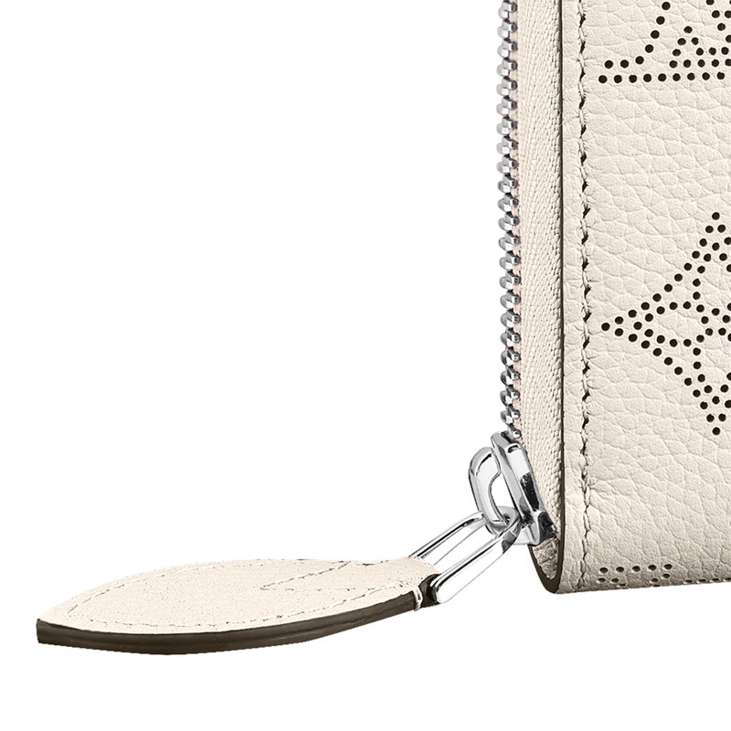 Louis Vuitton Zippy Wallet outlook