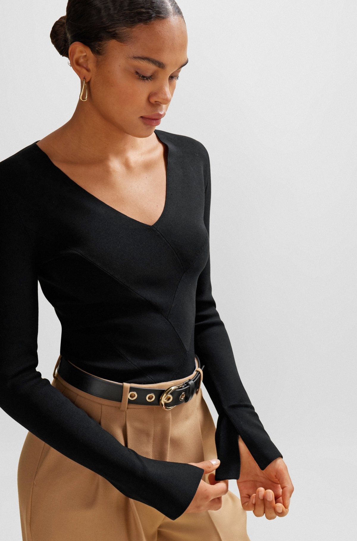 KNITTED SWEATER WITH A RIBBED STRUCTURE - 5