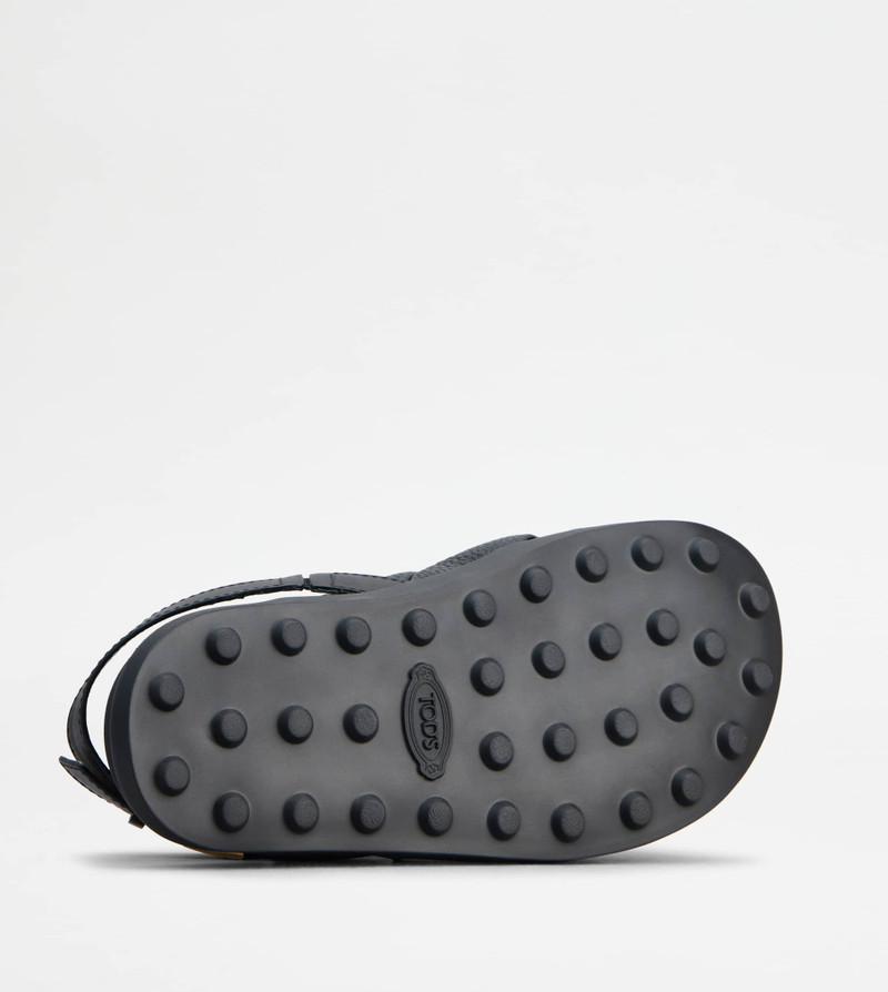 SANDALS IN LEATHER - BLACK 4