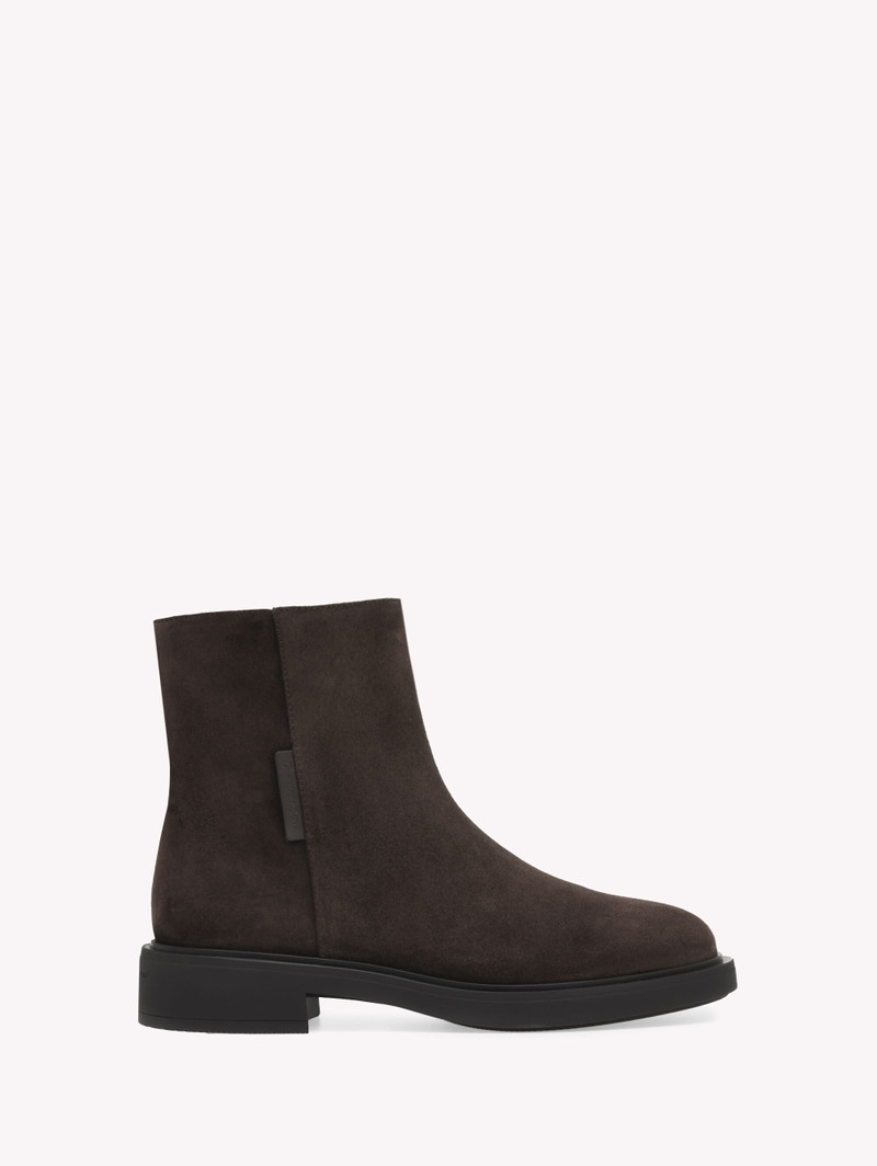 LEXINGTON BOOTIE 1
