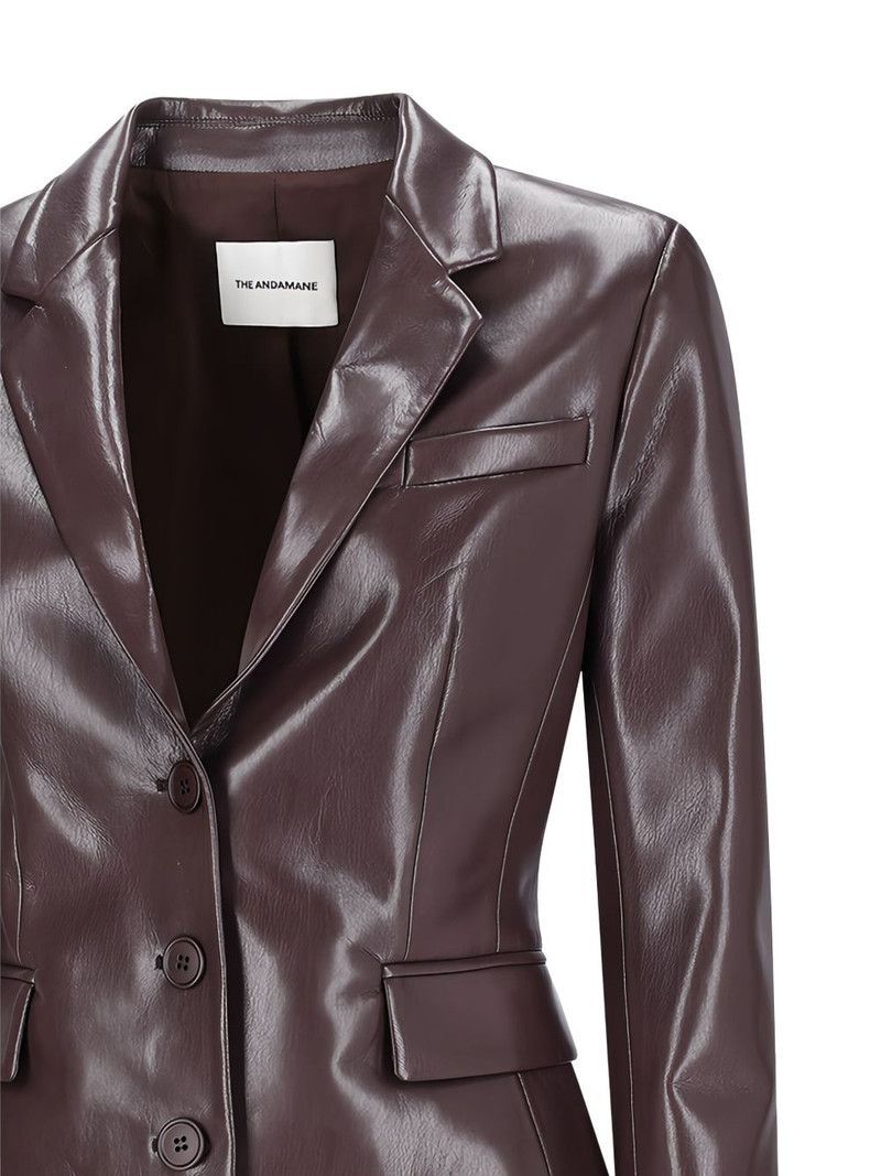 three-button jacket 3