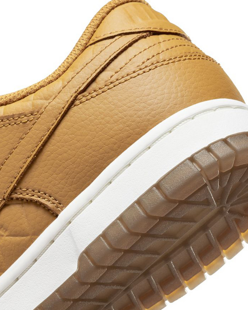 Wmns Dunk Low Wheat/Sail/Black - 5