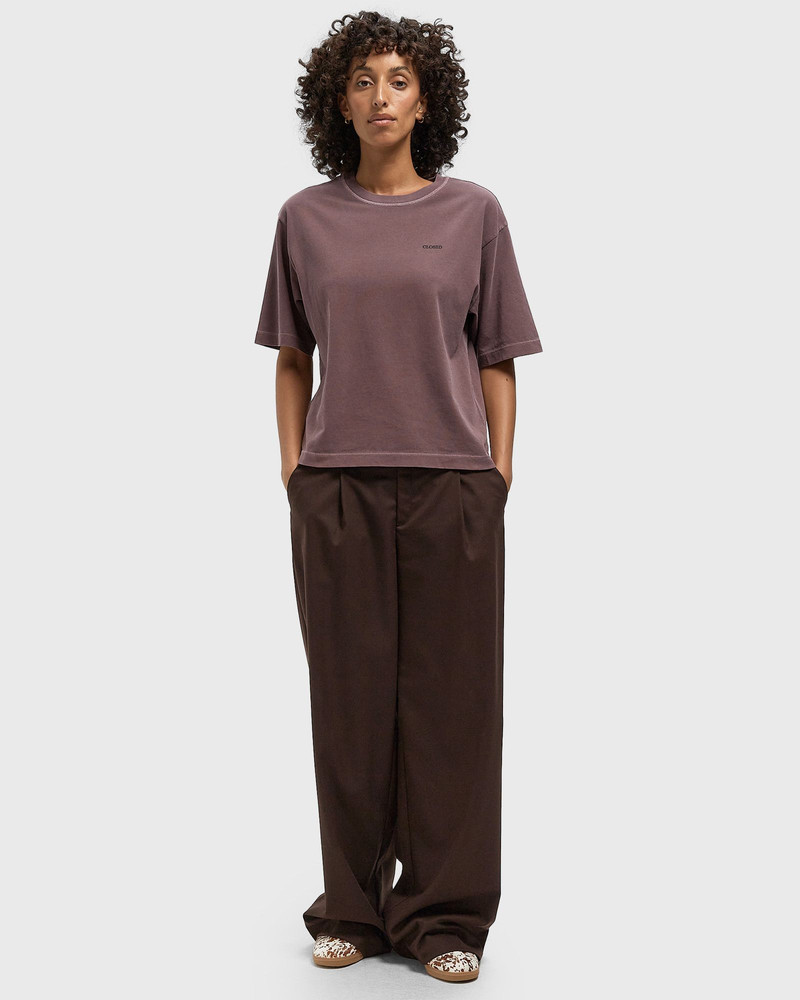 CLOSED RELAXED TEE outlook