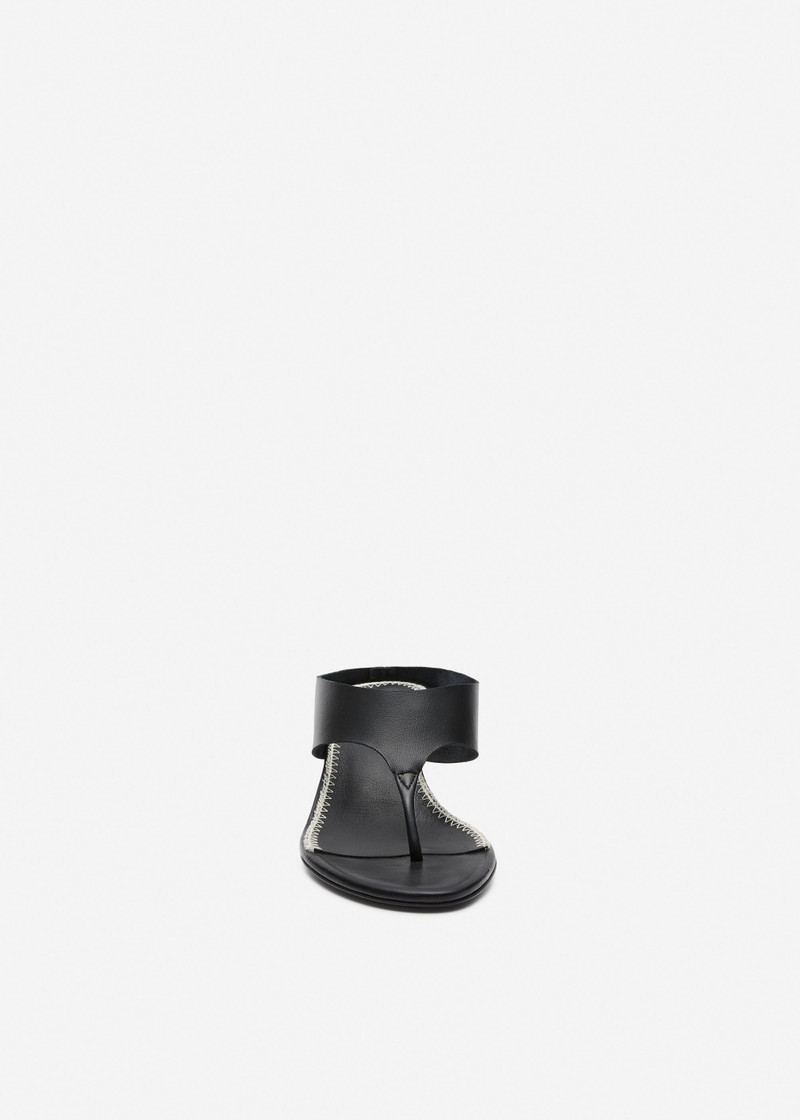Thong sandals in black leather 3