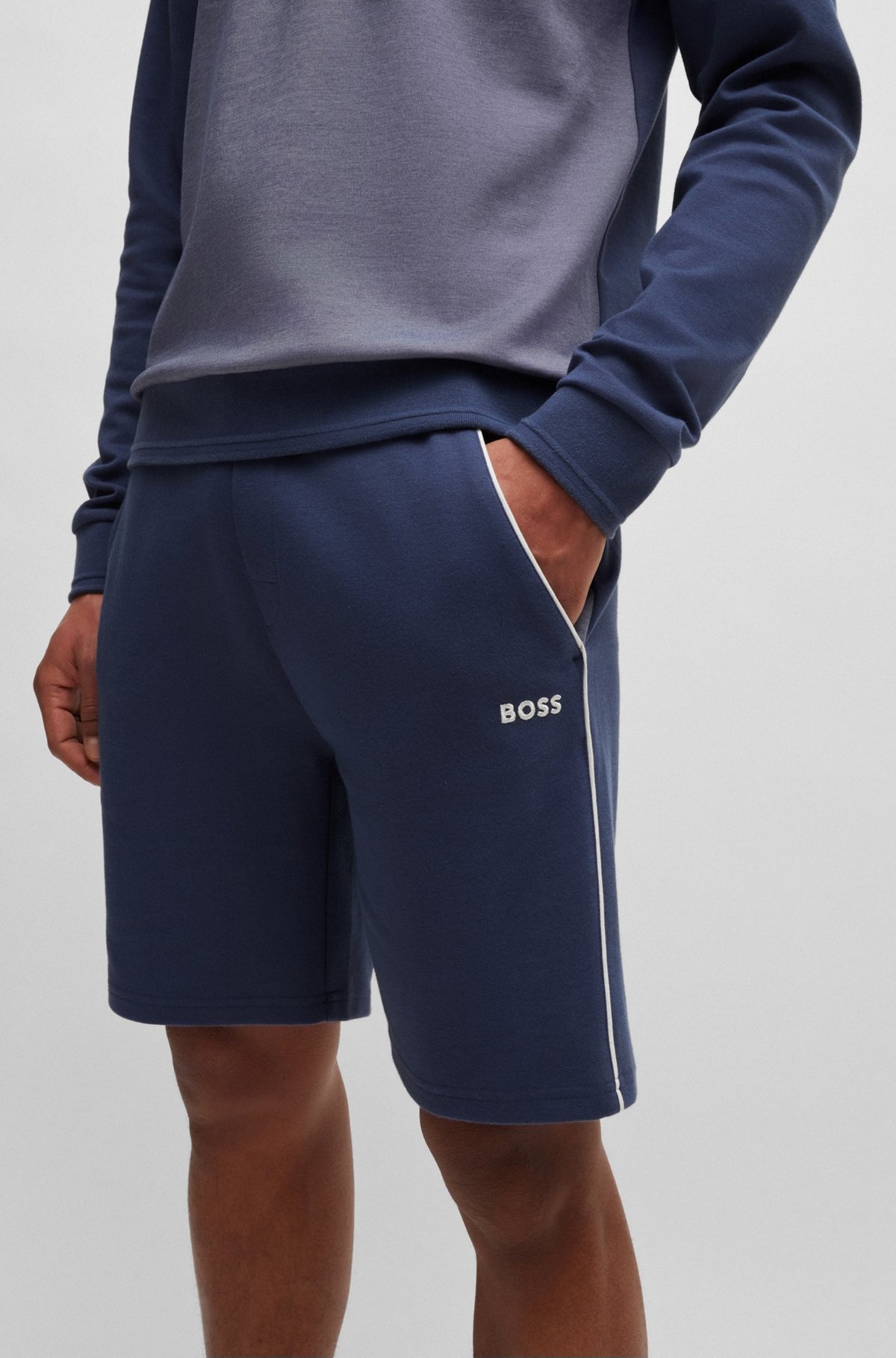 SHORTS WITH EMBROIDERED LOGO AND CONTRAST PIPING - 5