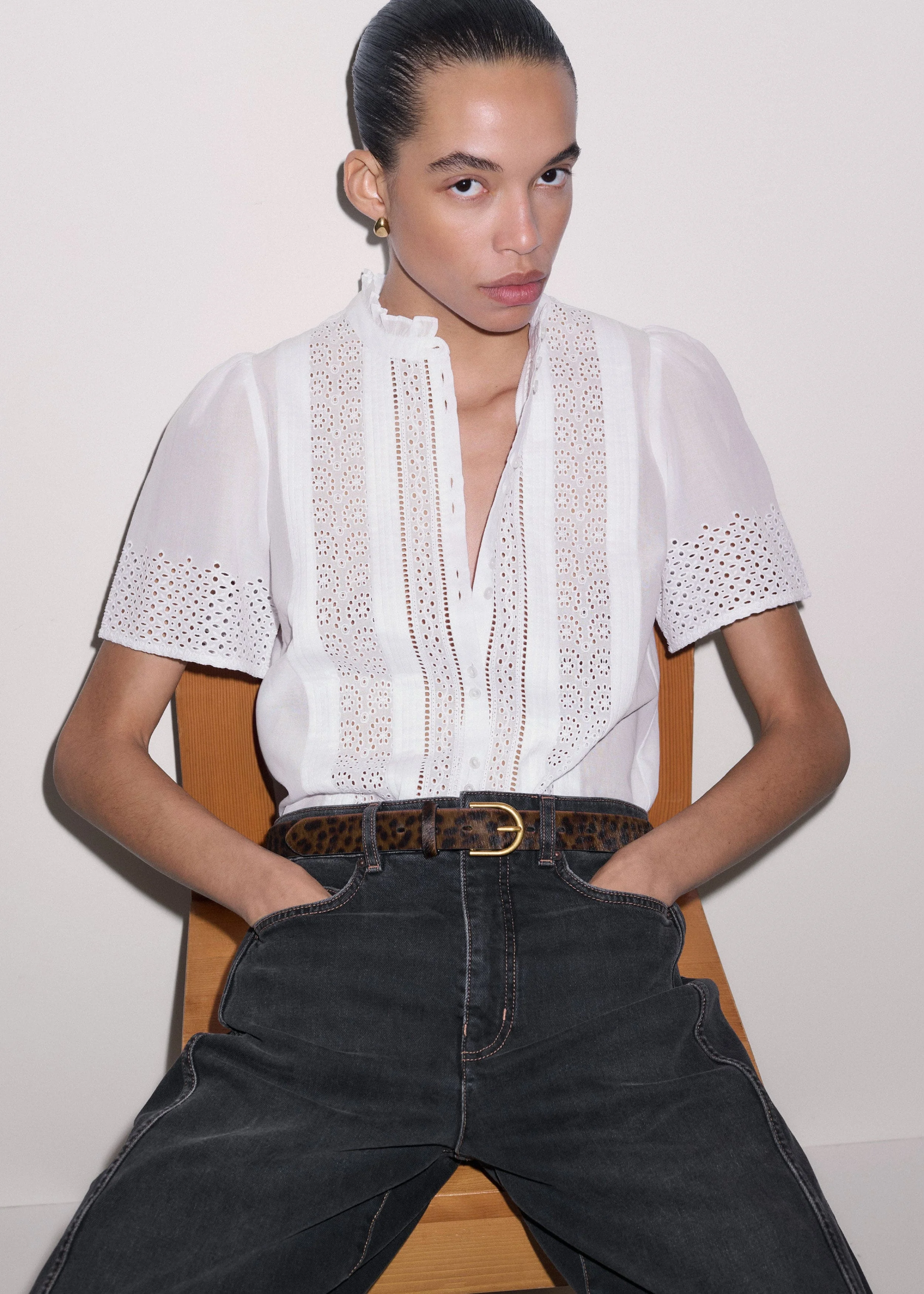 Broderie Straight Blouse - 1