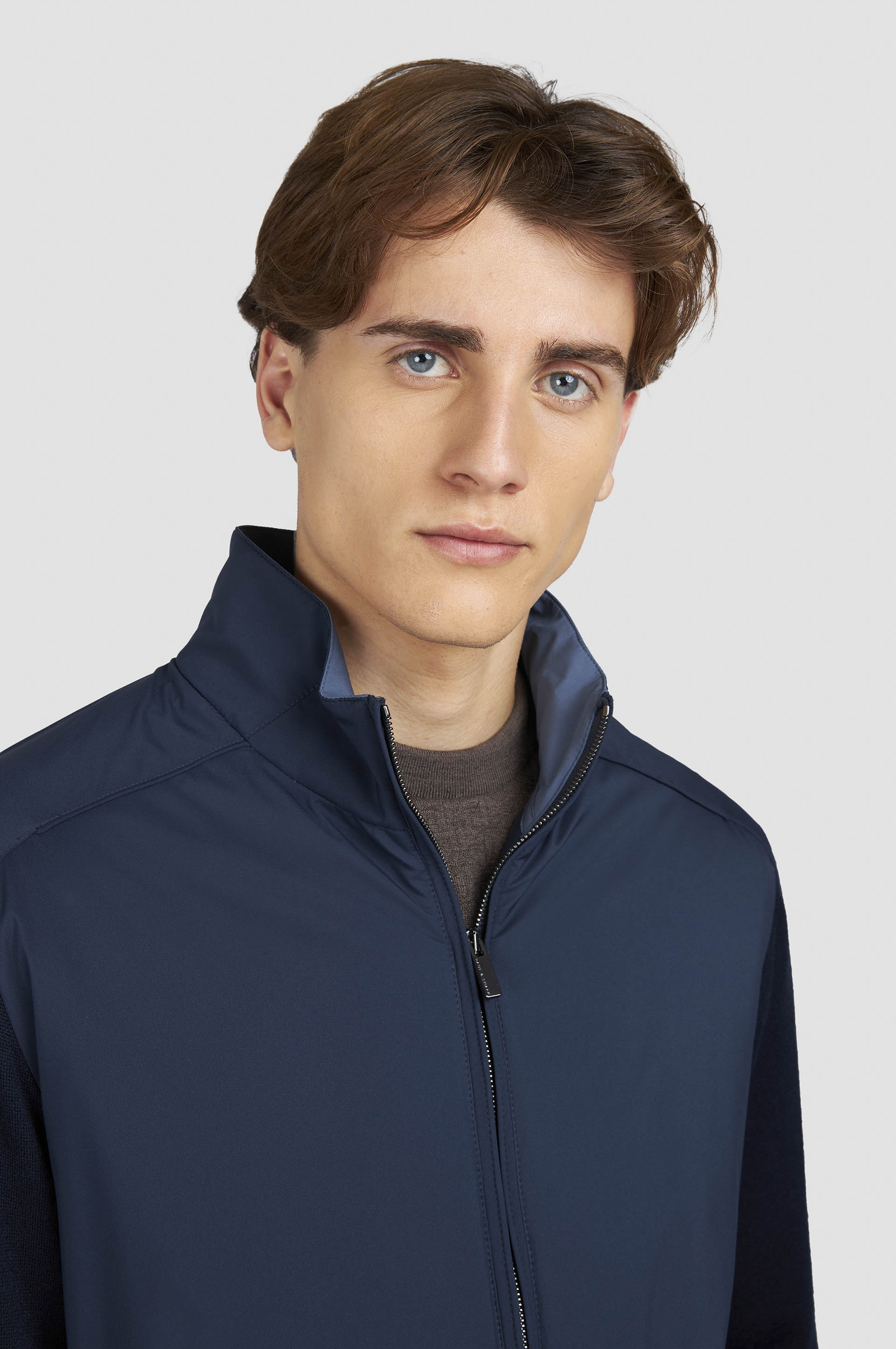 HYBRID ZIP-UP SWEATER IN SOFT COOL TOUCH WOOL AND TYPHOON® PLATINUM - 4