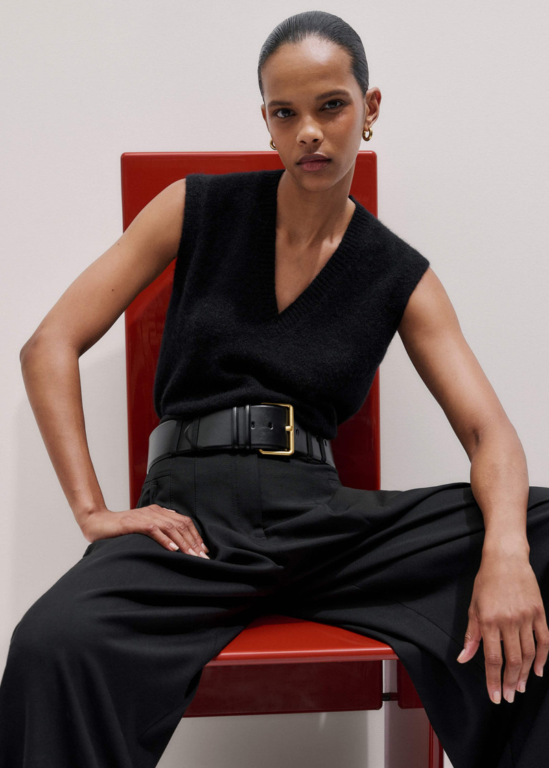 V-Neck Knit Vest 1