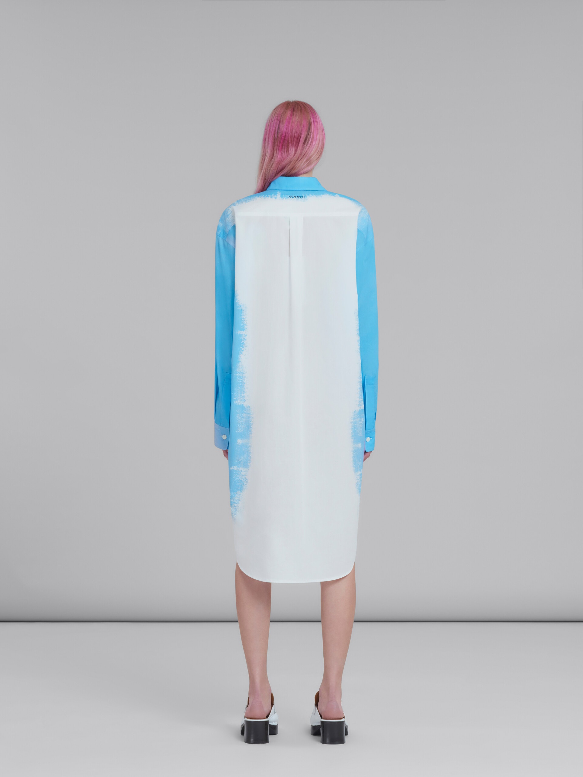 BLUE POPLIN SHIRT DRESS WITH RAINBOW PRINT - 3