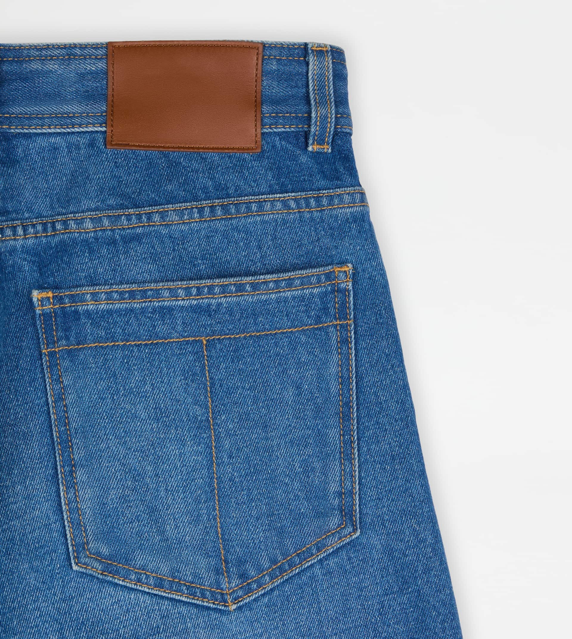 RELAXED FIT 5 POCKET JEANS - BLUE - 8