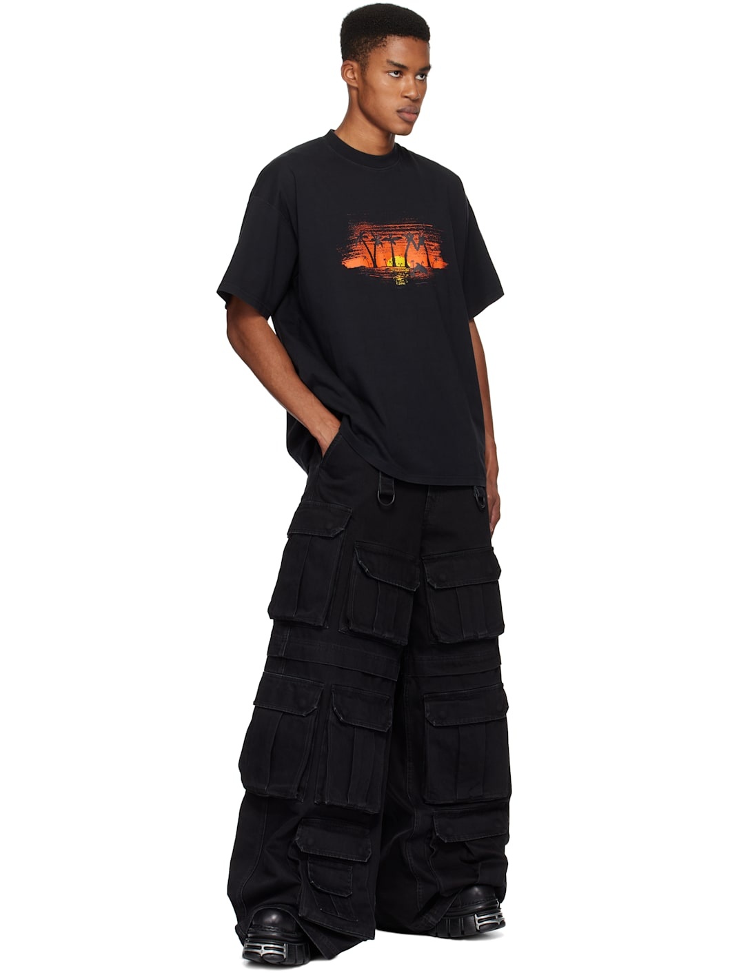 VETEMENTS Black Palmtree Regular T-shirt | REVERSIBLE