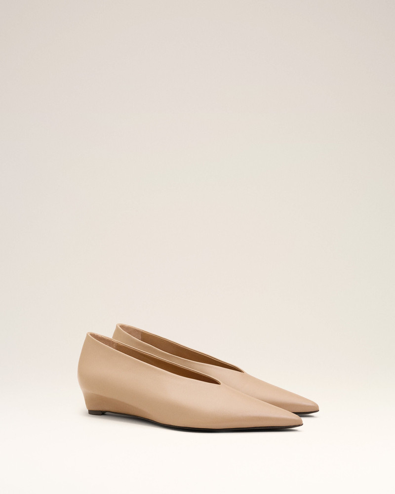 BEIGE LAMB LEATHER POINTED TOE WEDGE PUMP 3