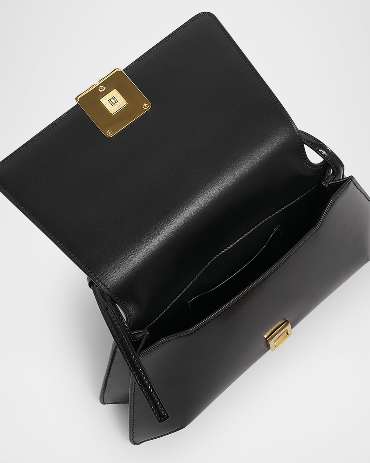 【関税&送料込】Givenchy Black Leather 4G Liquid Shoulder Ba Givenchy 4G Liquid Shoulder Bag in Leather | neimanmarcus