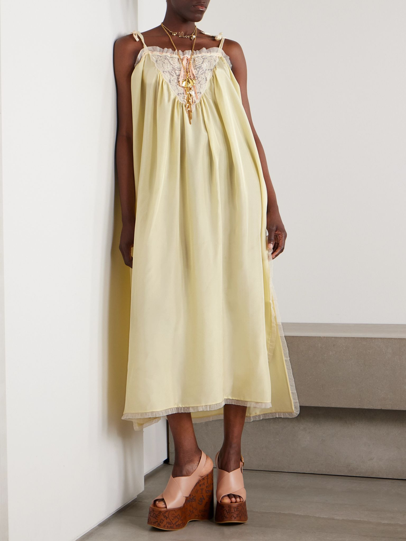 Gathered lace-trimmed silk-habotai midi dress Yellow - 2