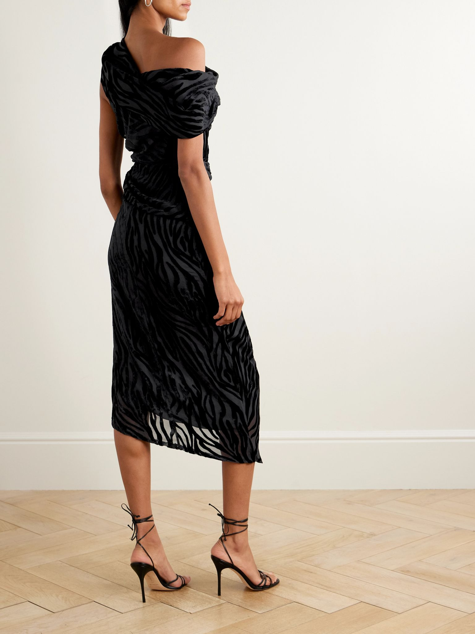 Cyane asymmetric gathered devoré-velvet dress Black - 3
