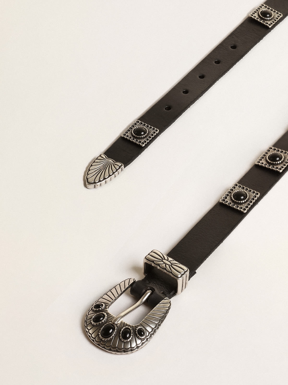 Shell belt in black leather with silver colored studs - 2