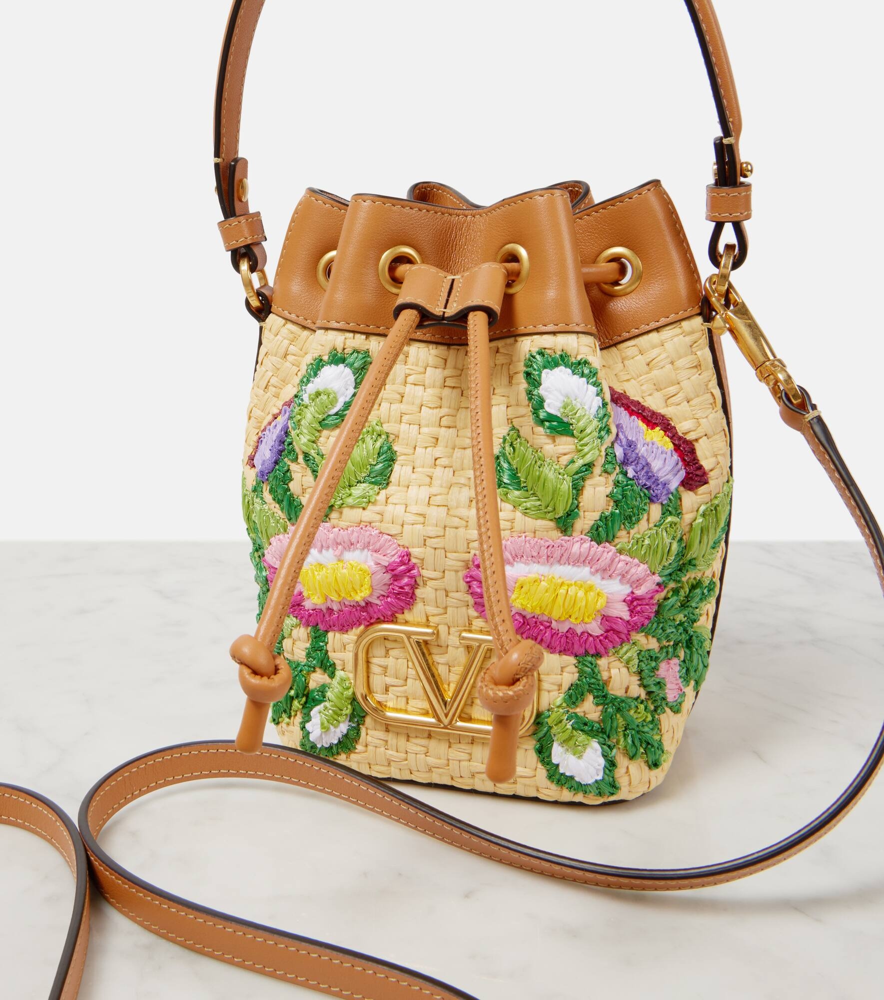 VLogo floral embroidered bucket bag - 6