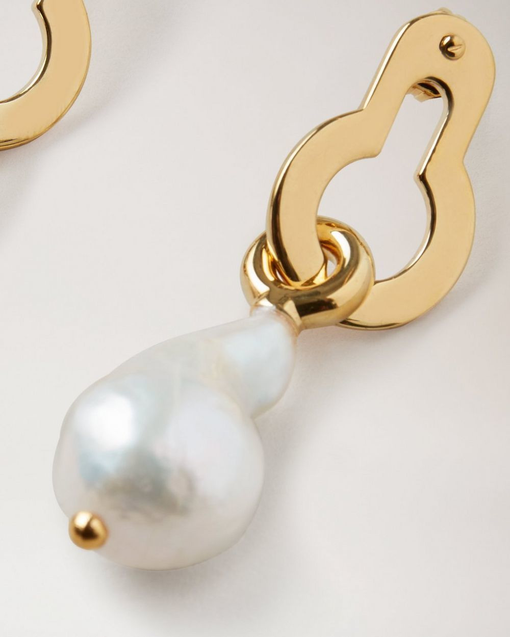 Amberley Baroque Pearl Earring (Gold) - 2