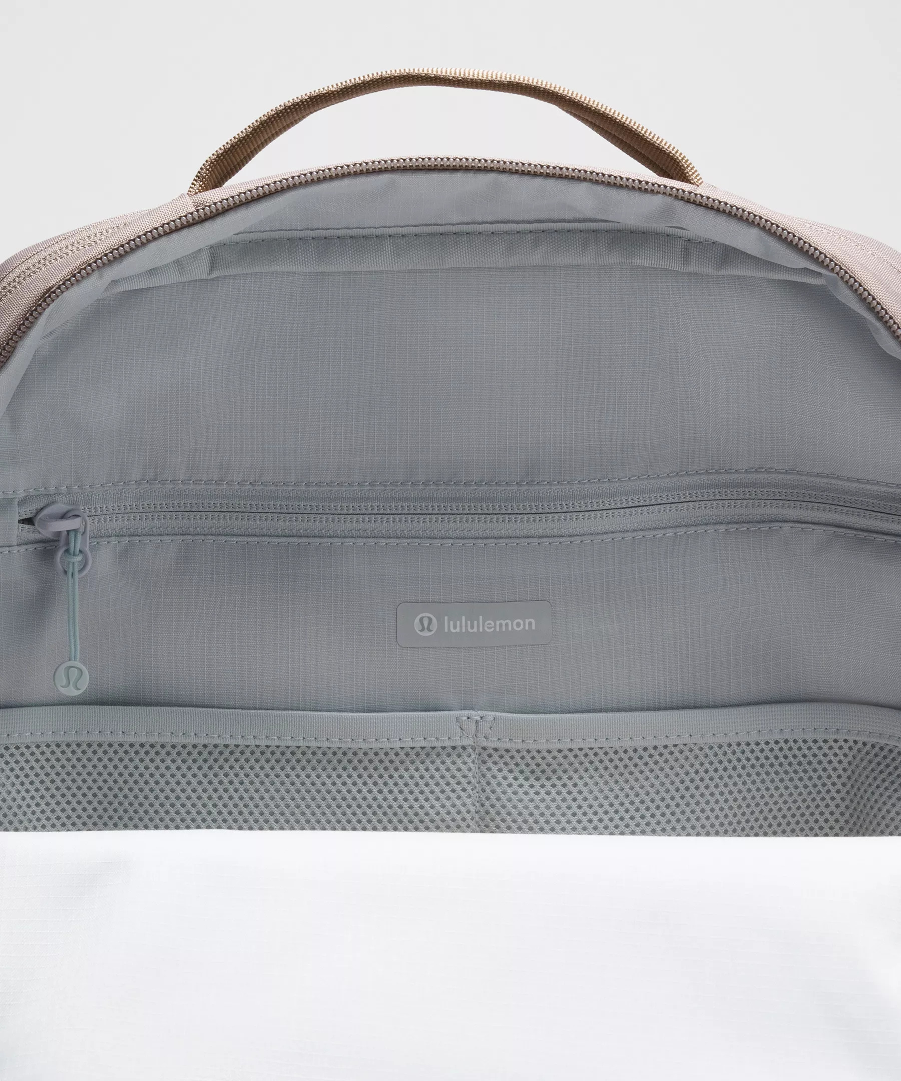 Double-Zip Backpack 22L *Tech Canvas - 2