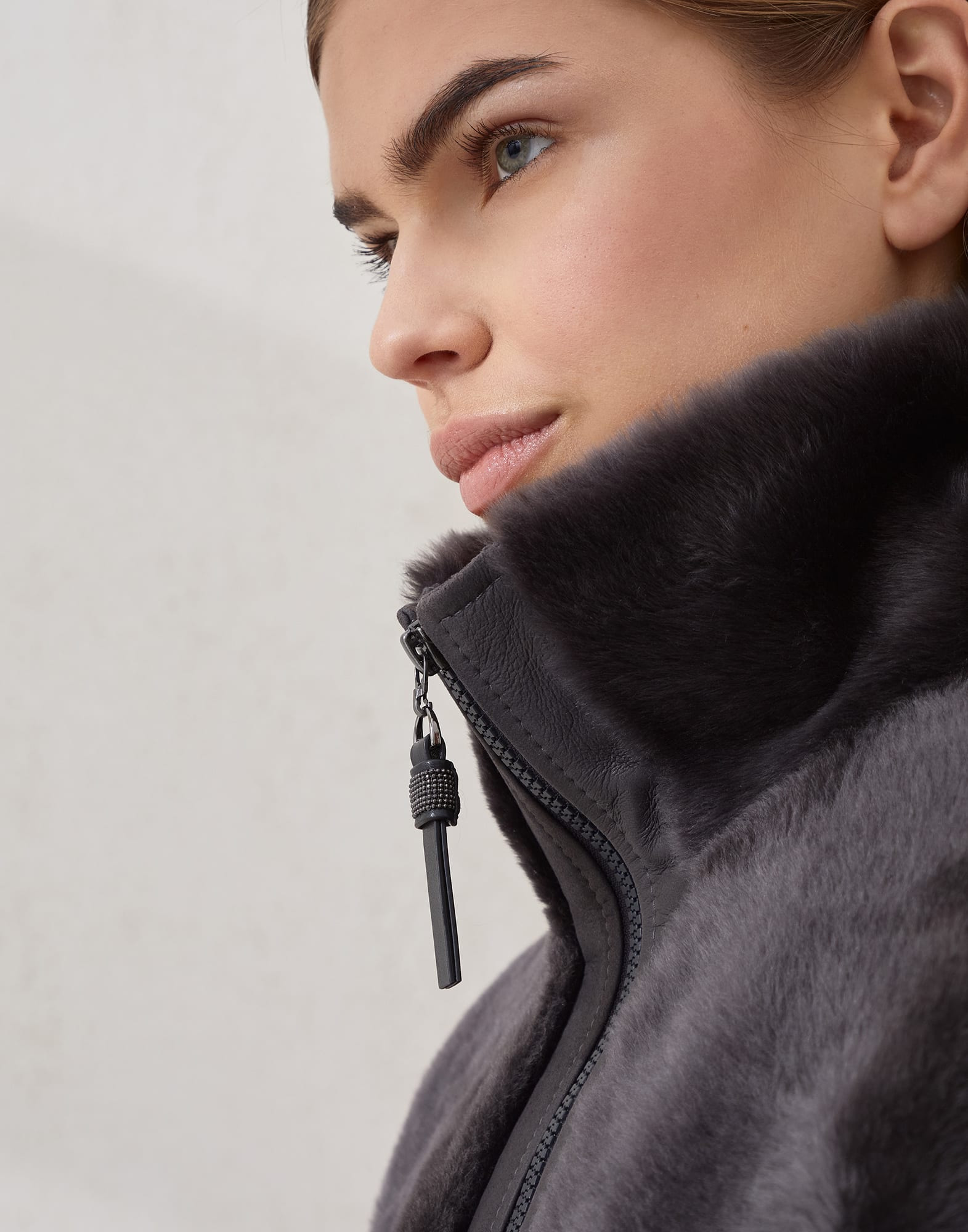 Shearling outerwear jacket with shiny zipper pull - 3