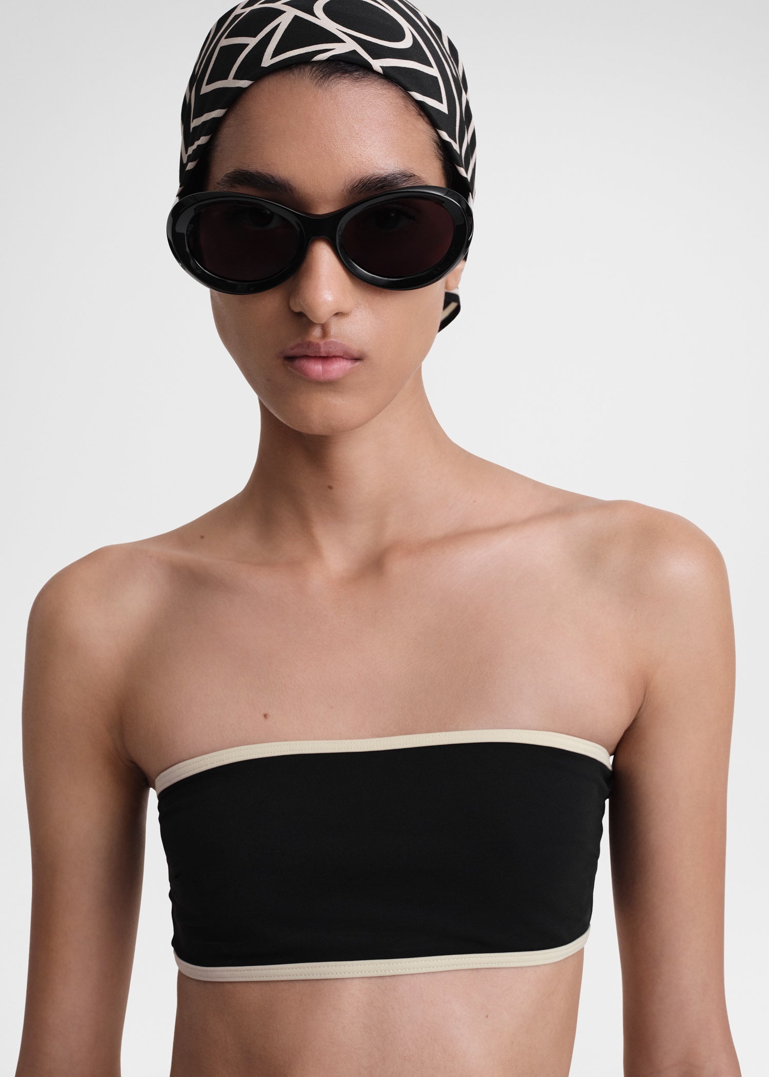 Totême Stripe edge strapless bikini top black | REVERSIBLE