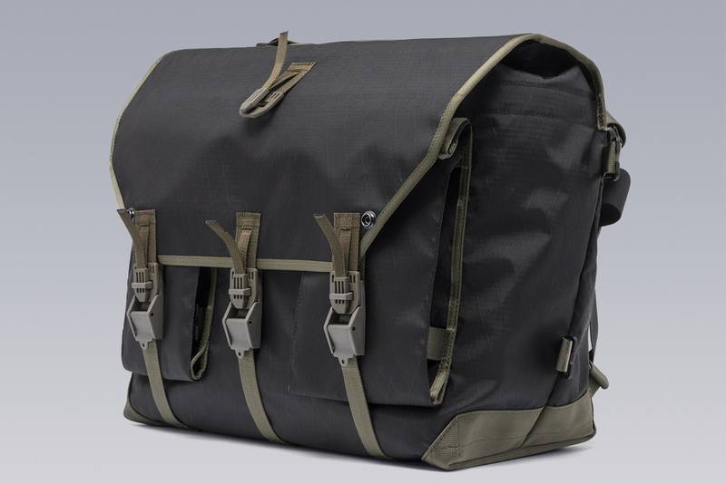 ACRONYM 3A-5 Messenger Einsatztasche Black ] | REVERSIBLE