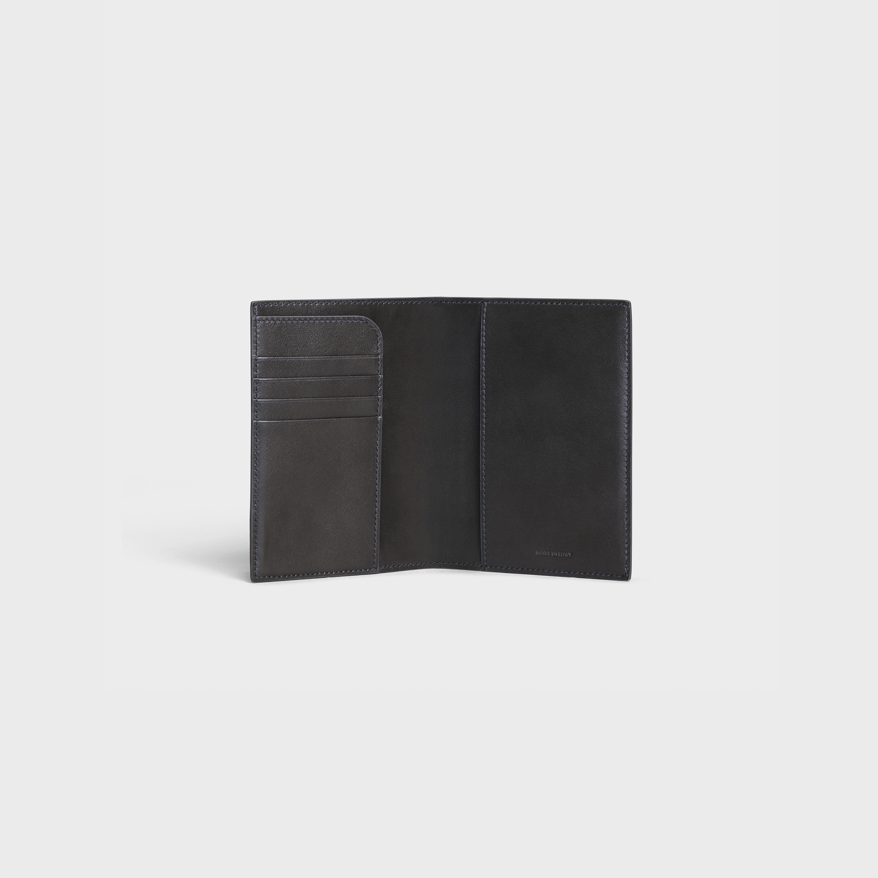 Passport cover in Grained calfskin - 4