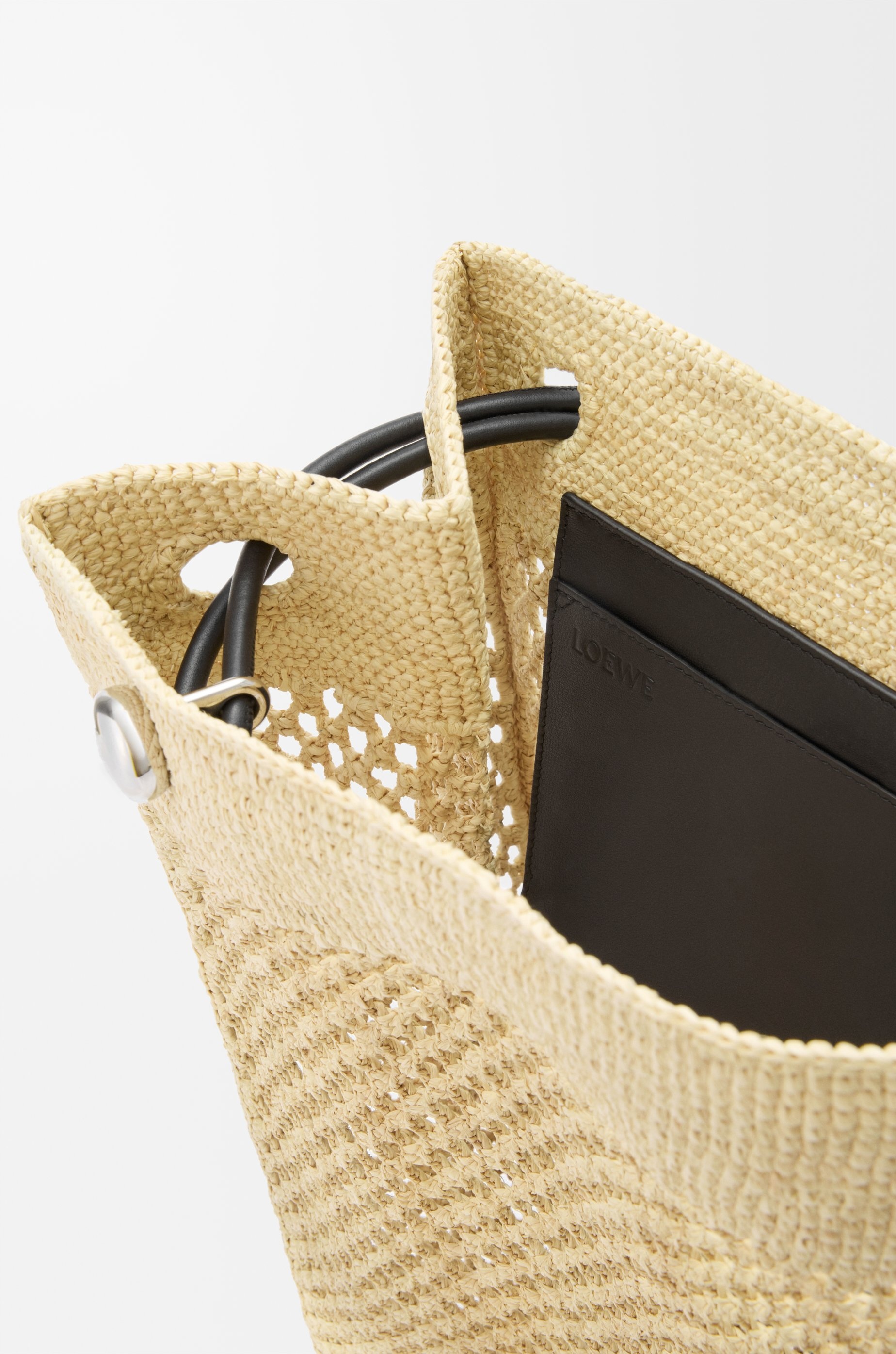 Pebble hobo in raffia - 6