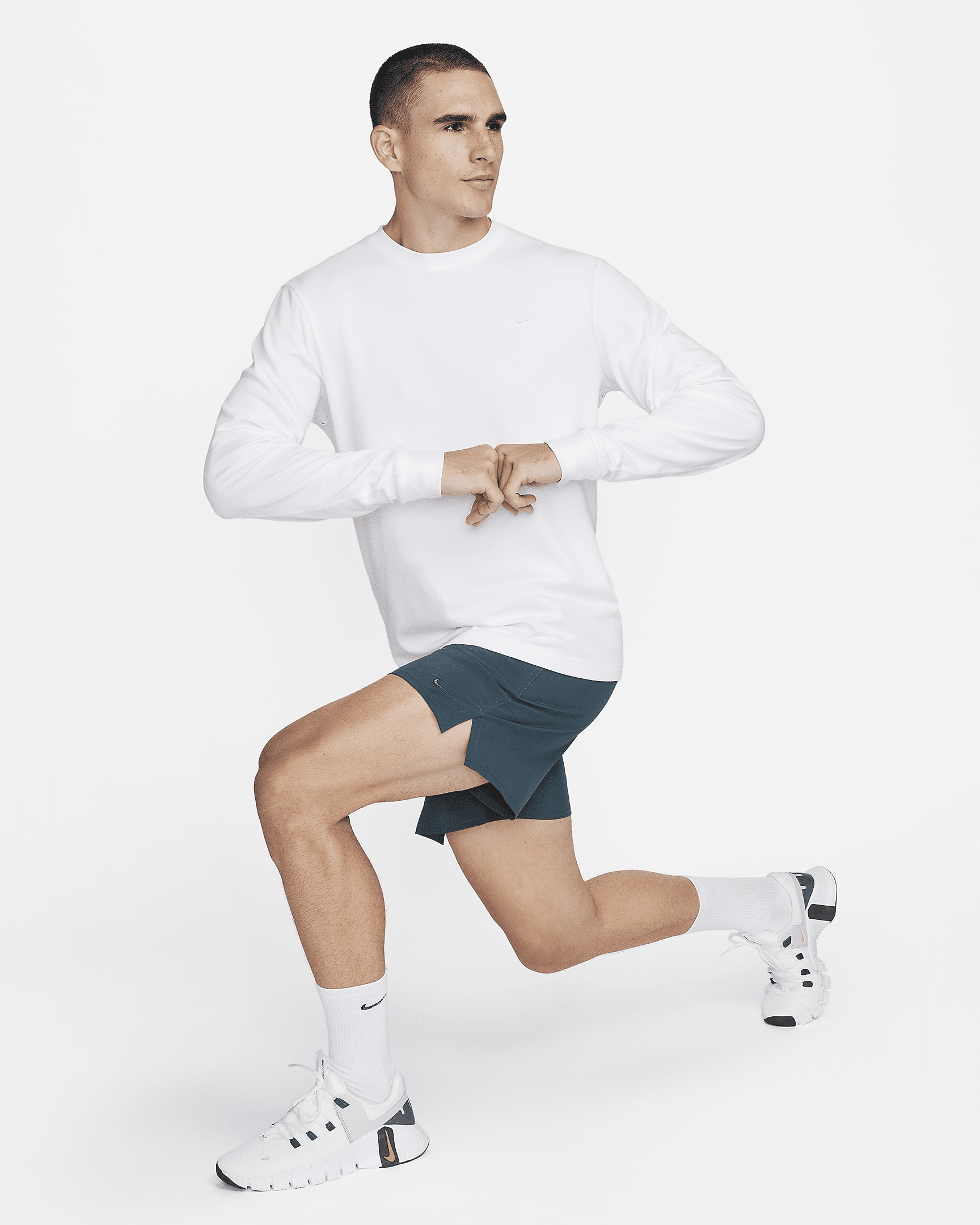 Nike Primary Men's Dri-FIT Long-Sleeve Versatile Top - 7