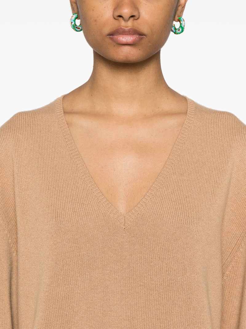 V-neck knitted dress 5