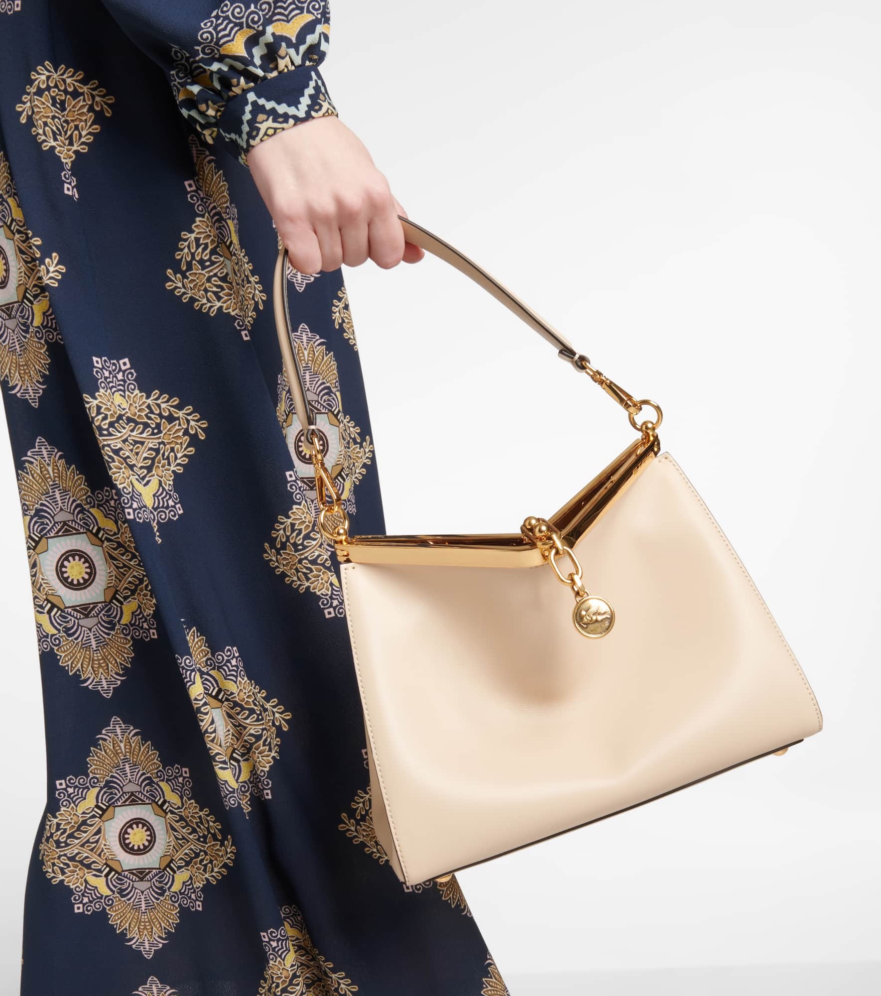 Vela Medium leather shoulder bag - 2