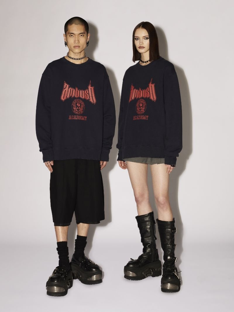 Ambush AMBUSH ACADEMY CREWNECK outlook