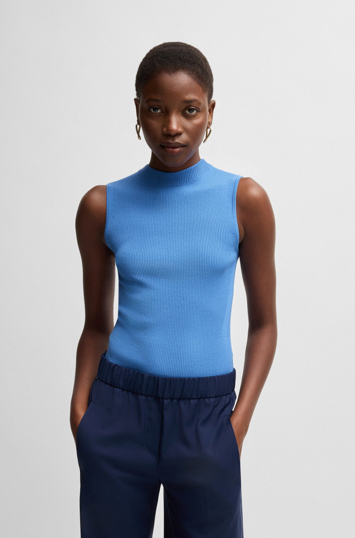 SLEEVELESS MOCK-NECK TOP IN RIBBED FABRIC - 2