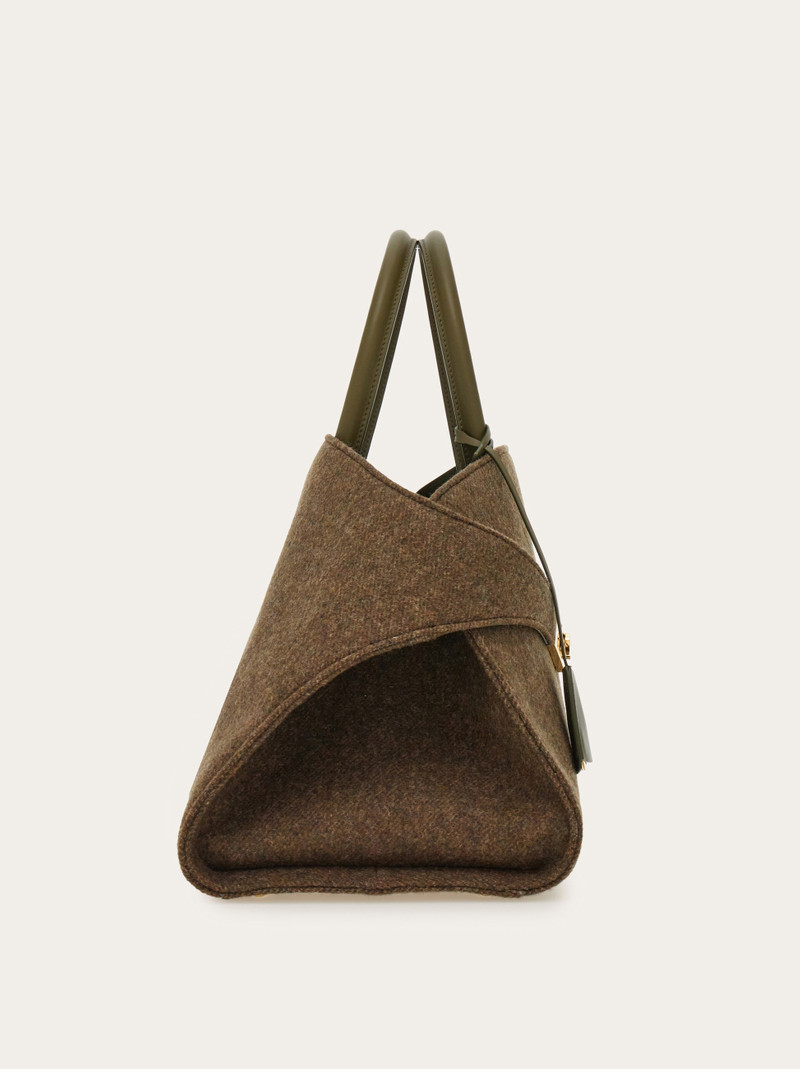 FERRAGAMO Hug handbag (S) outlook
