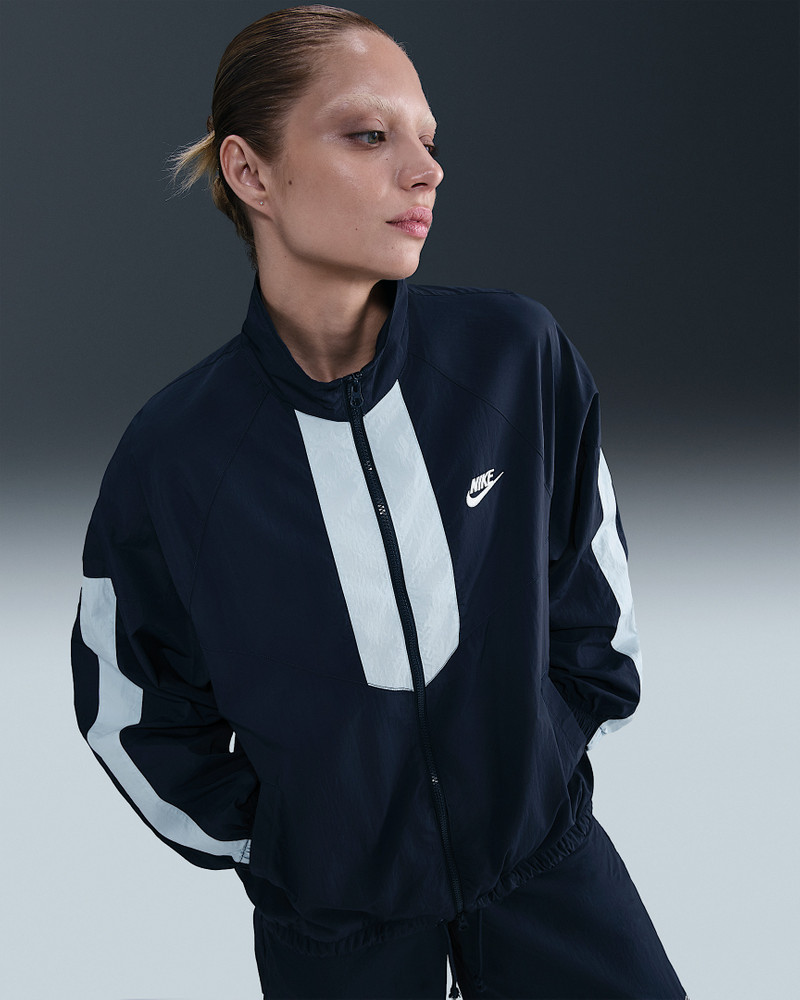 Nike Sportswear Windrunner Women's Oversized Jacket 1