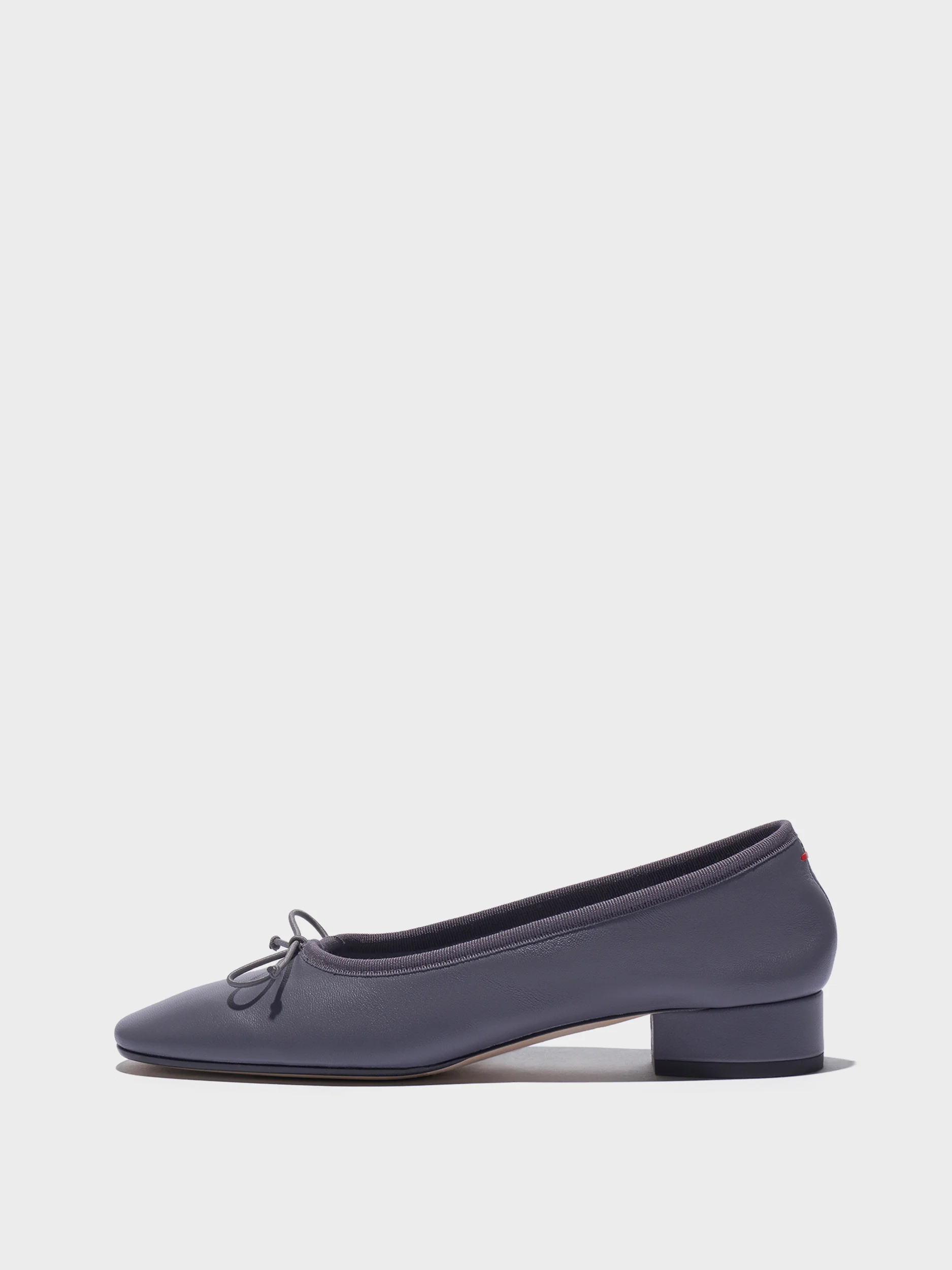 Onda Round-Toe Ballet Flats - 1