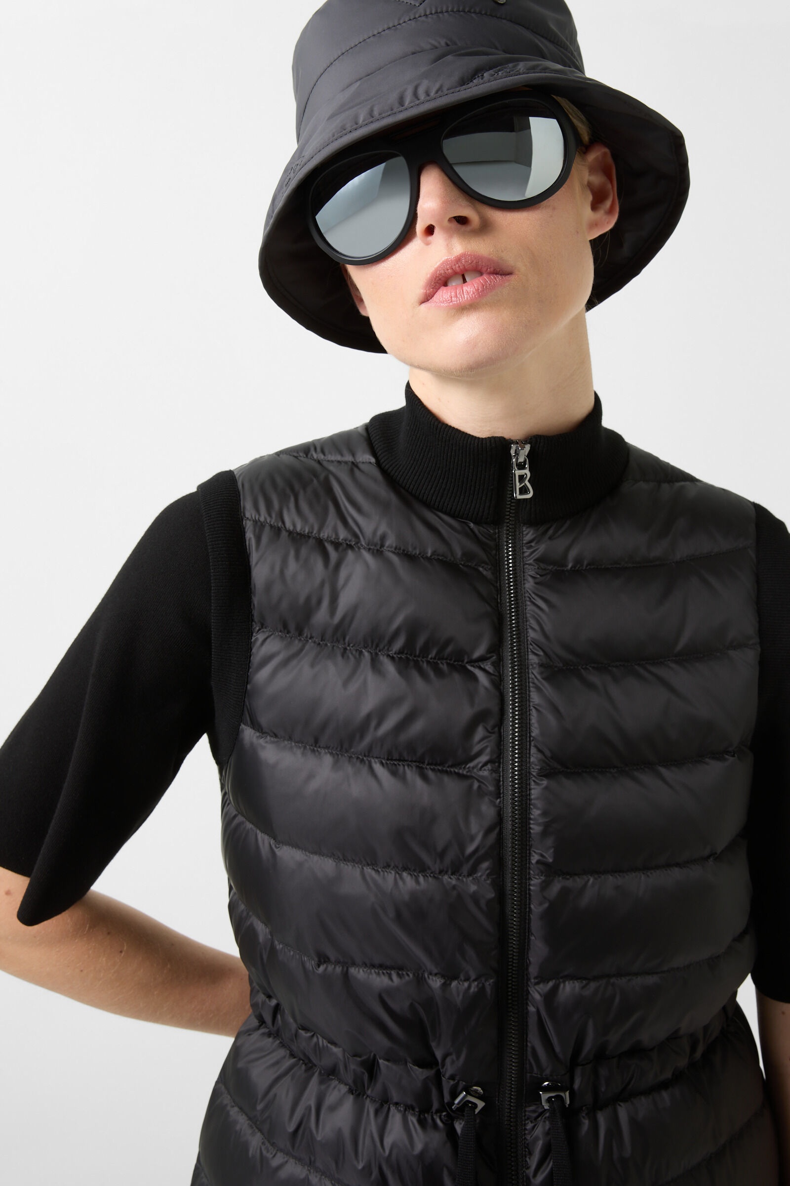 Arina Hybrid knitted vest in Black - 5