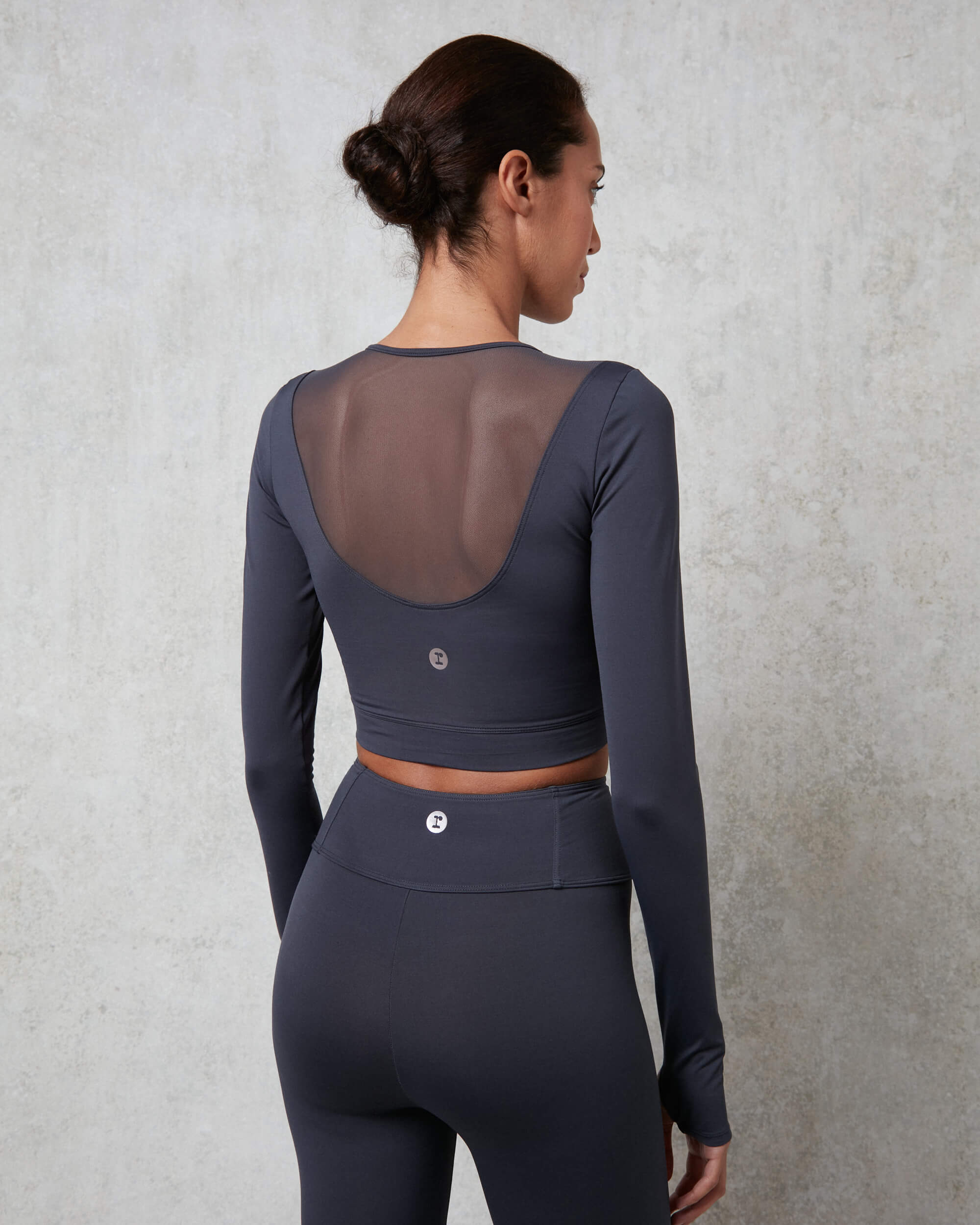 LONG-SLEEVE CROP TOP - 3