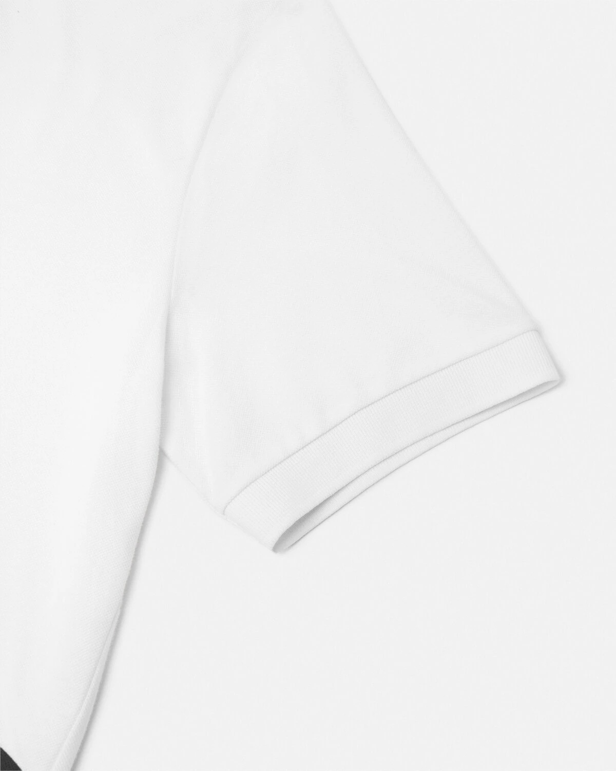 V-Emblem Short-Sleeved Polo Shirt - 5