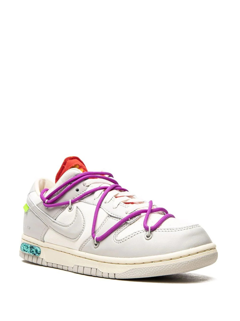 Nike x Off-White Dunk Low sneakers outlook