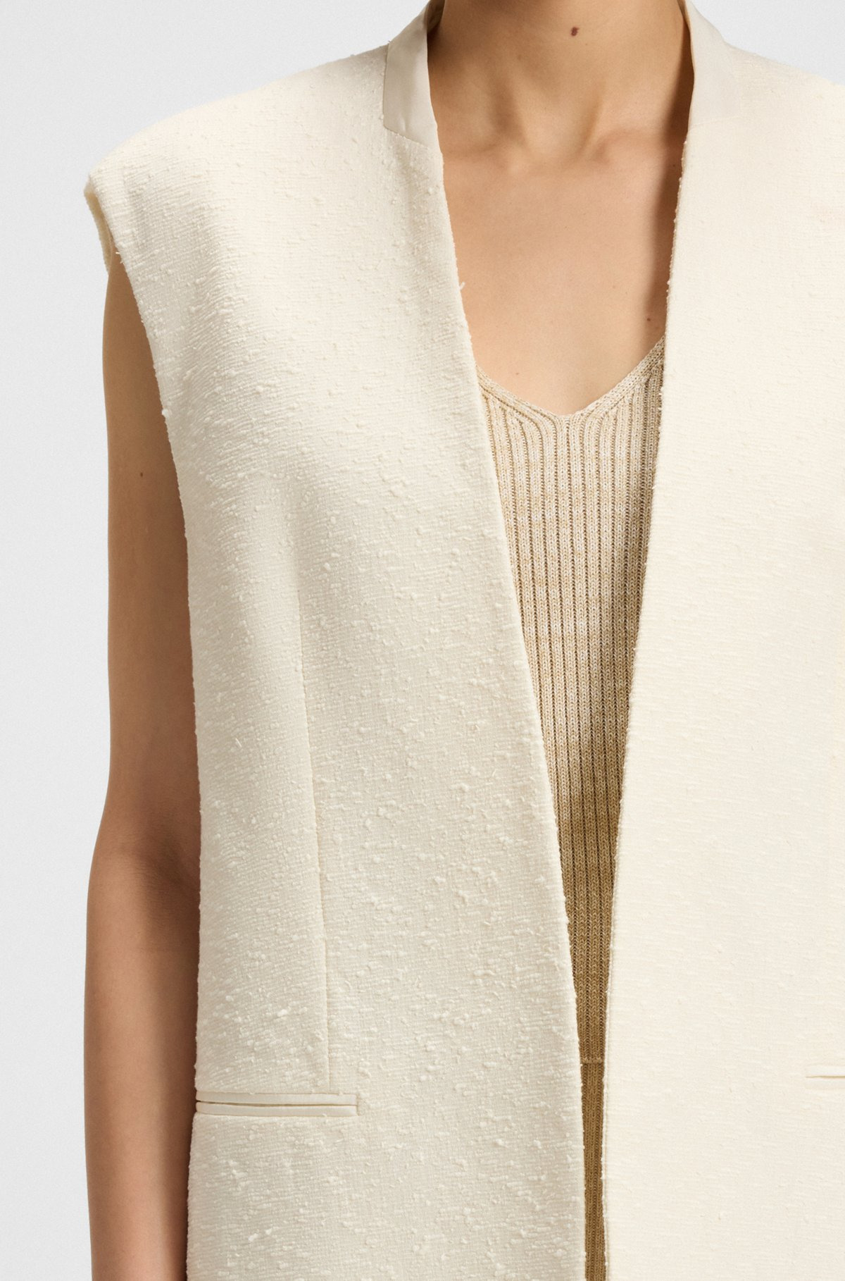 RELAXED-FIT SLEEVELESS BLAZER IN ITALIAN BOUCLÉ - 5