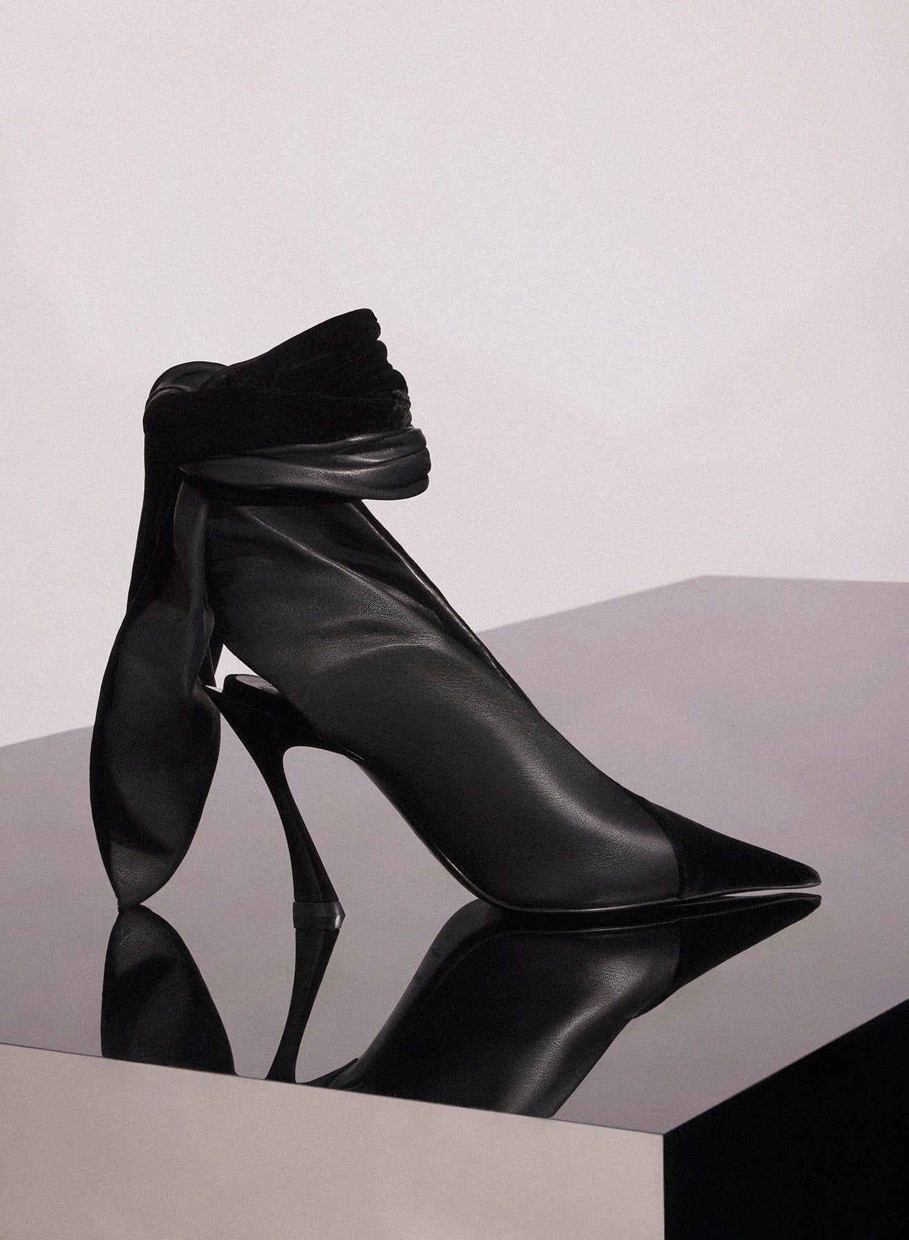 black leather knot fang 95 mules - 1