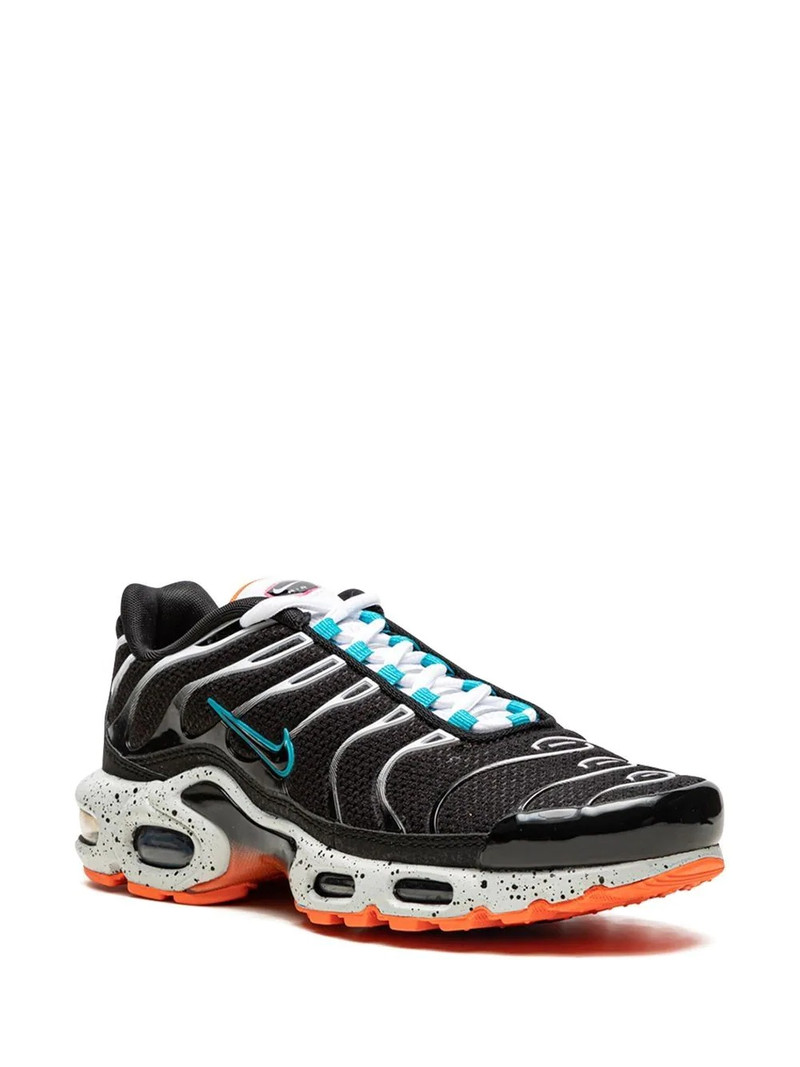 Nike Air Max Plus sneakers outlook