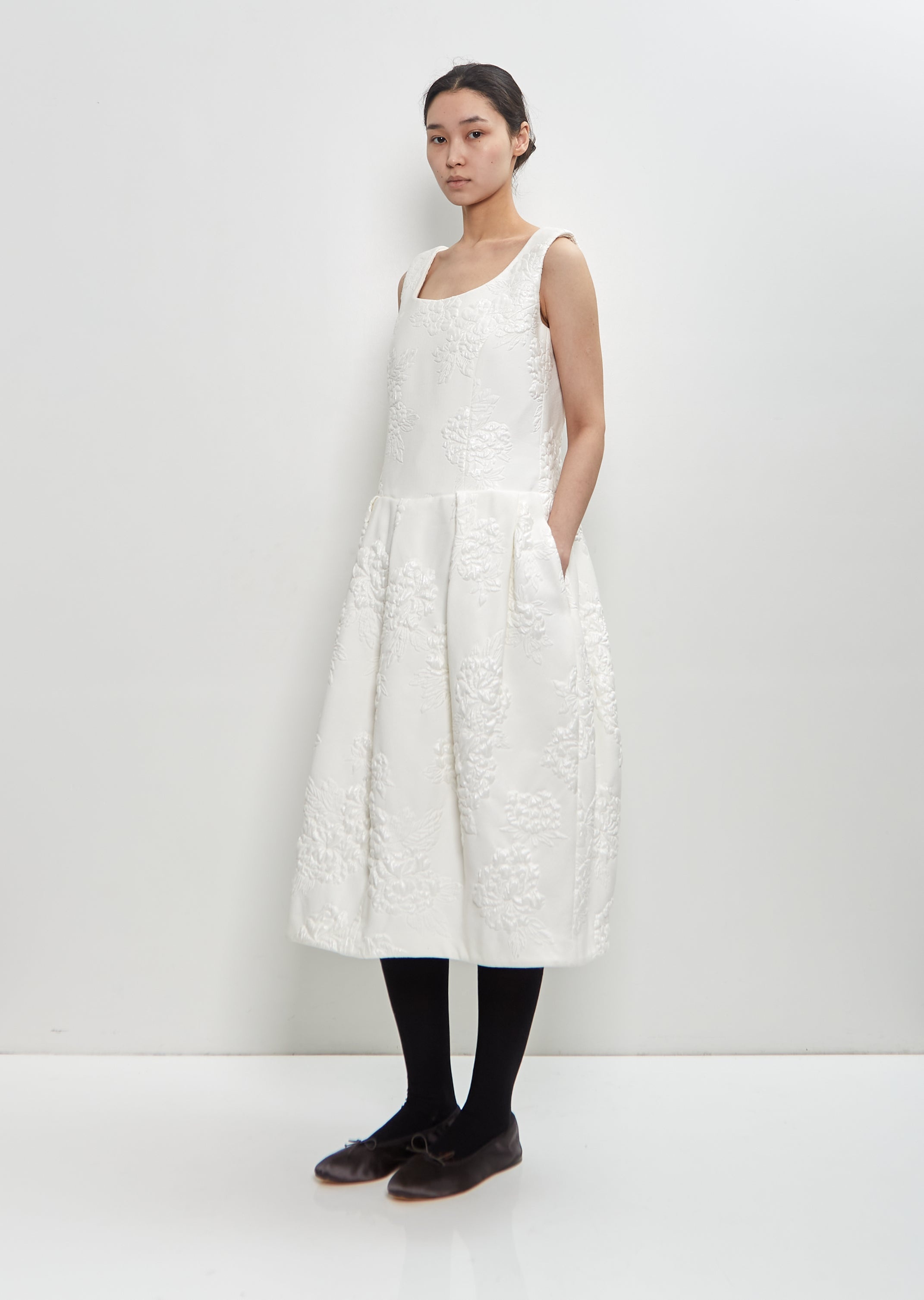 Floating Jacquard Flower Pattern Dress - 4